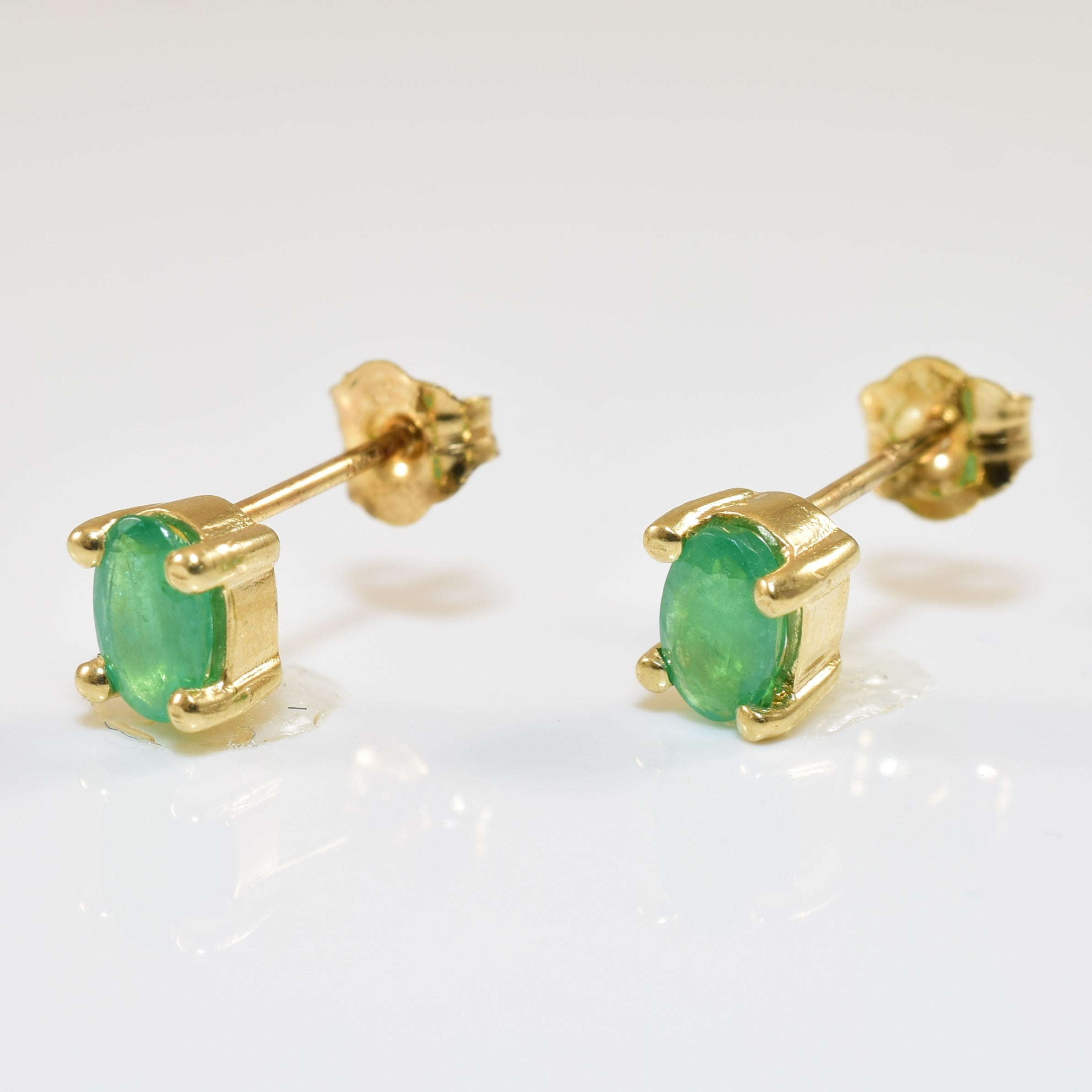 Boucles d'oreilles puces en émeraude | 0,35 ct |