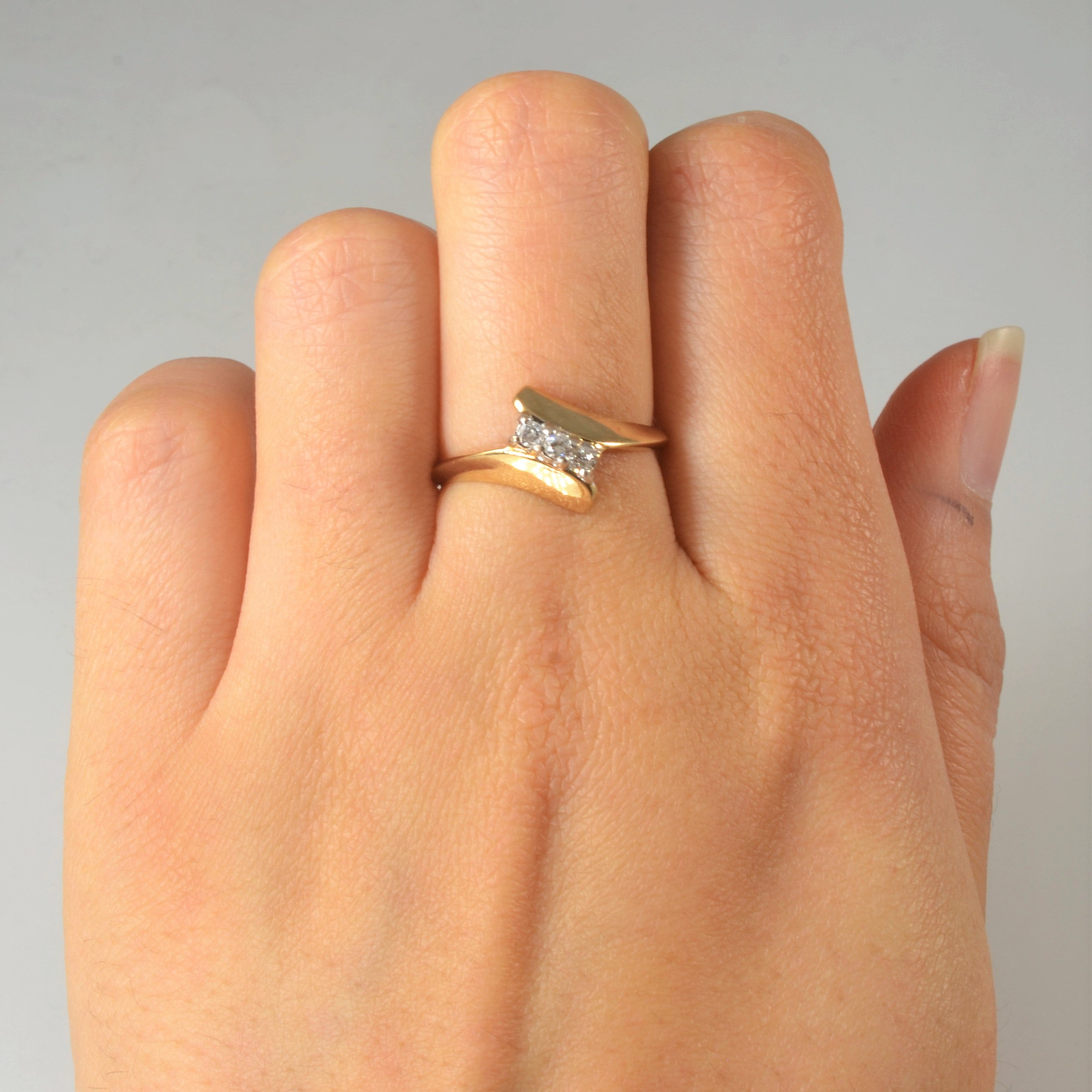 Bypass Three Stone Diamond Ring | 0.09ctw | SZ 7 |