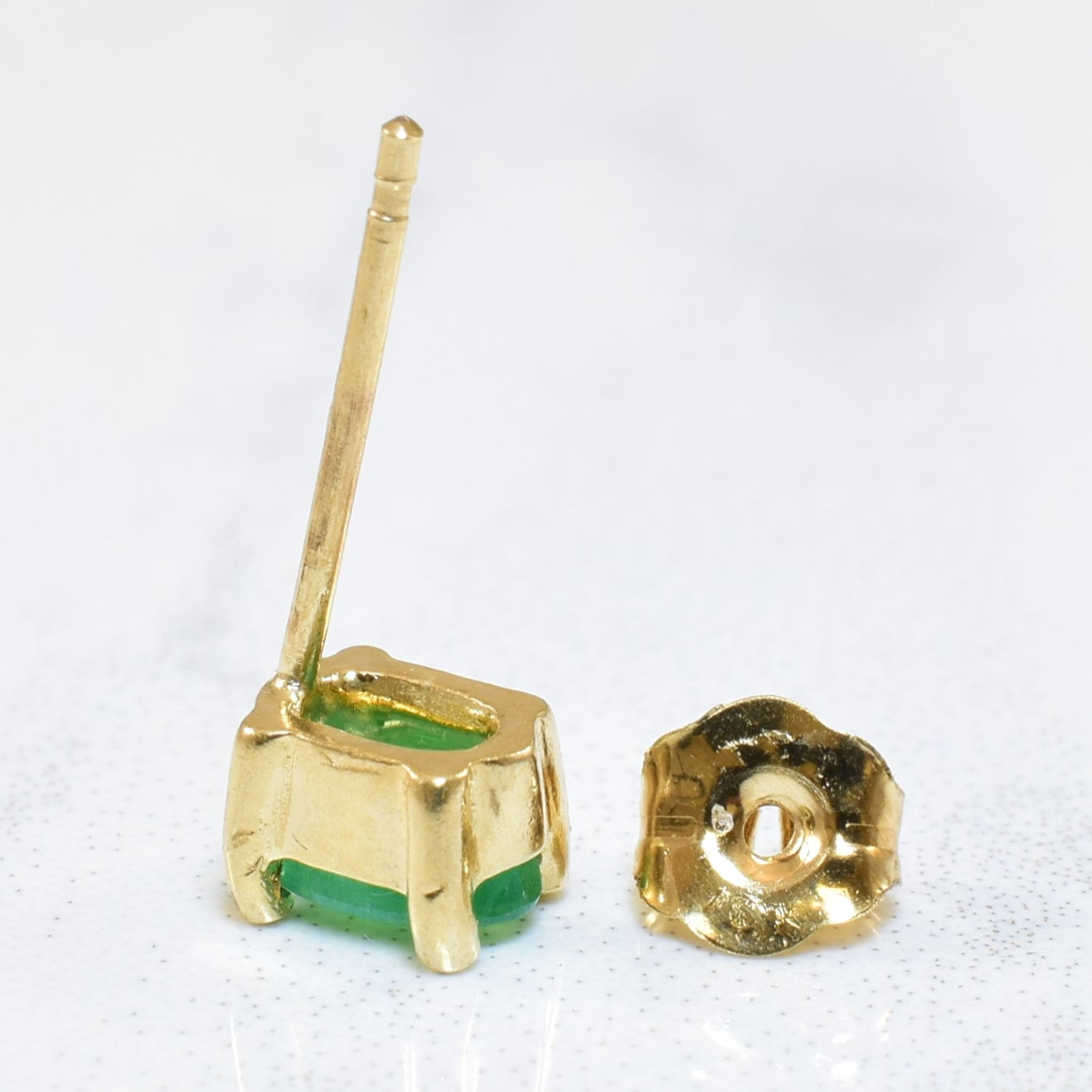 Boucles d'oreilles puces en émeraude | 0,35 ct |