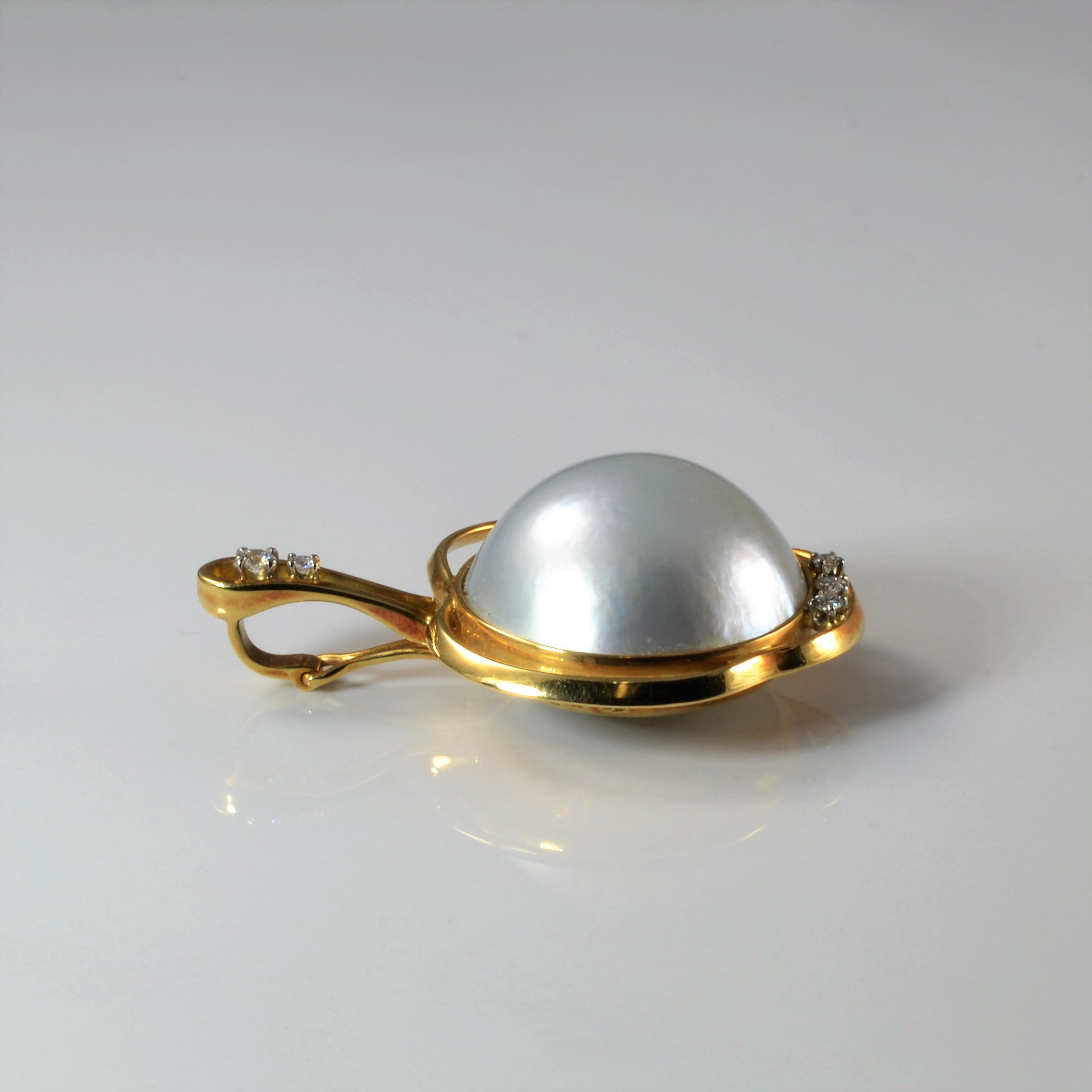 Mikimoto' Mabé Pearl & Diamond Pendant | 0.18ctw |