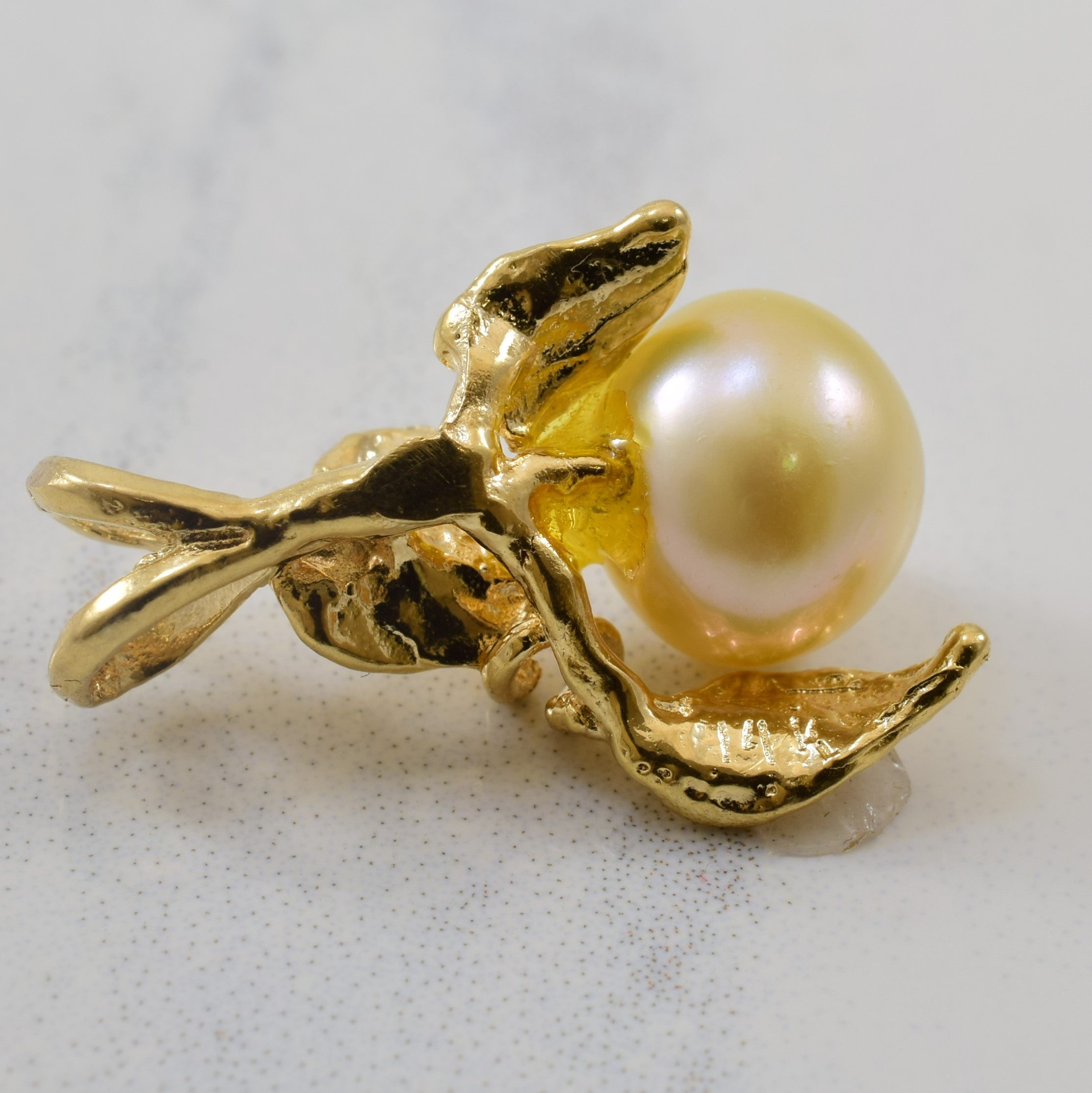 Leaf Detailed Pearl Pendant | 5.00ct |