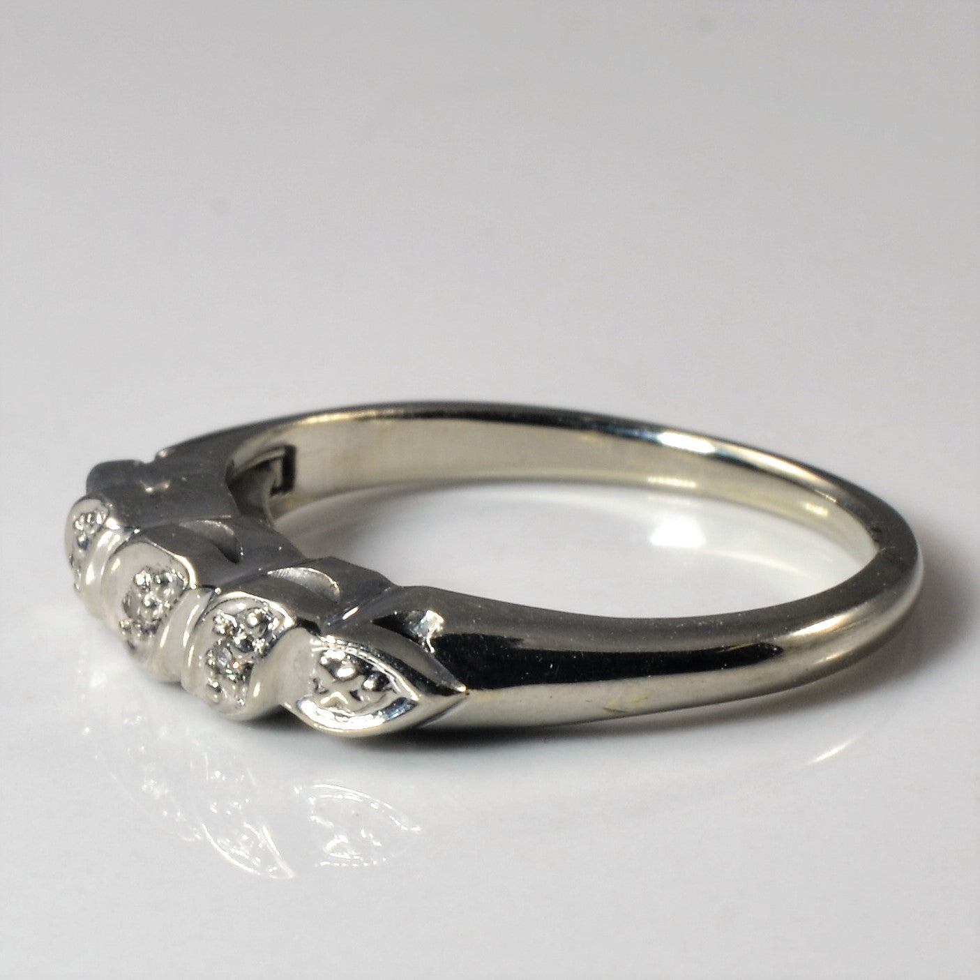 Illusion Set Diamond Ring | 0.015ctw | SZ 5.75 |