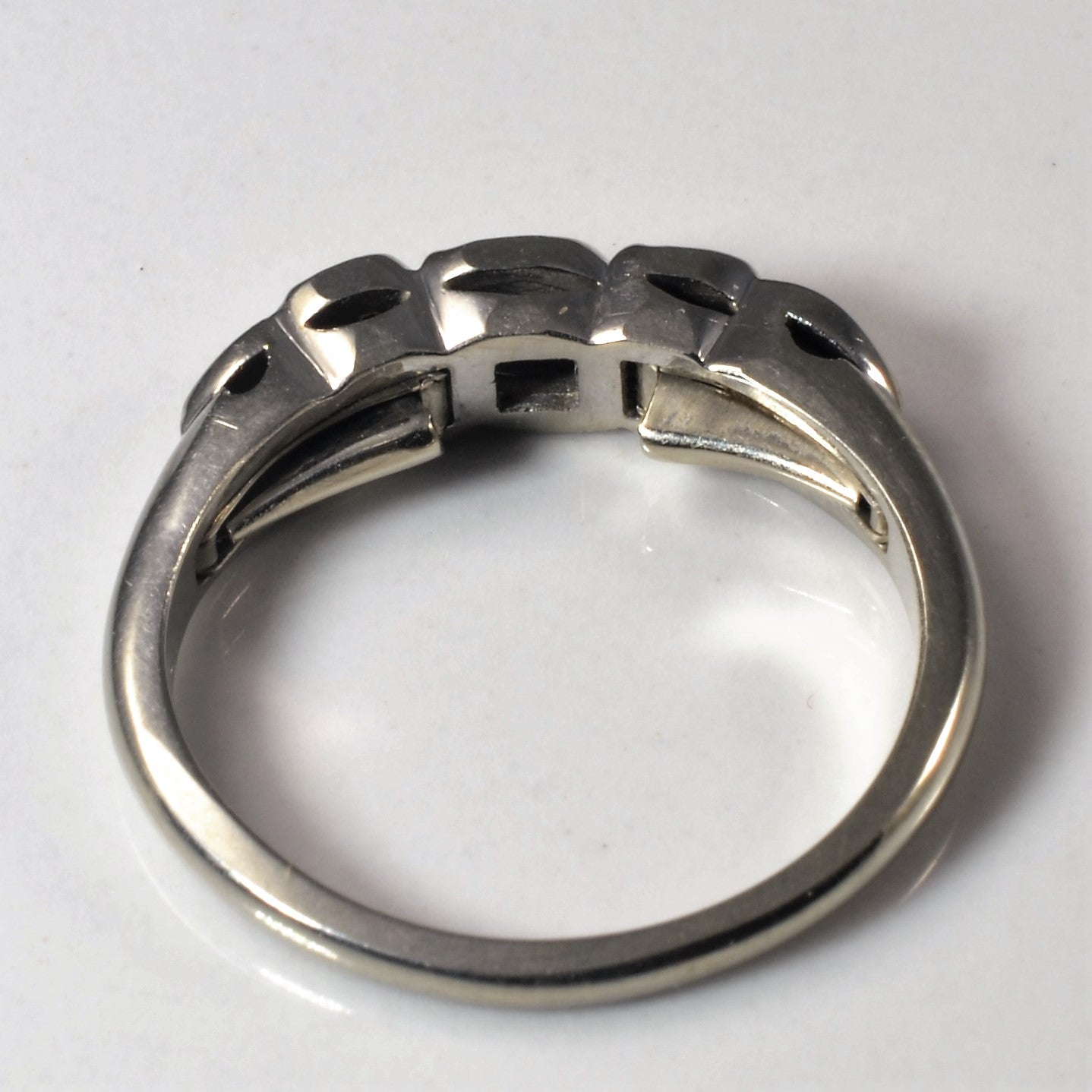 Illusion Set Diamond Ring | 0.015ctw | SZ 5.75 |
