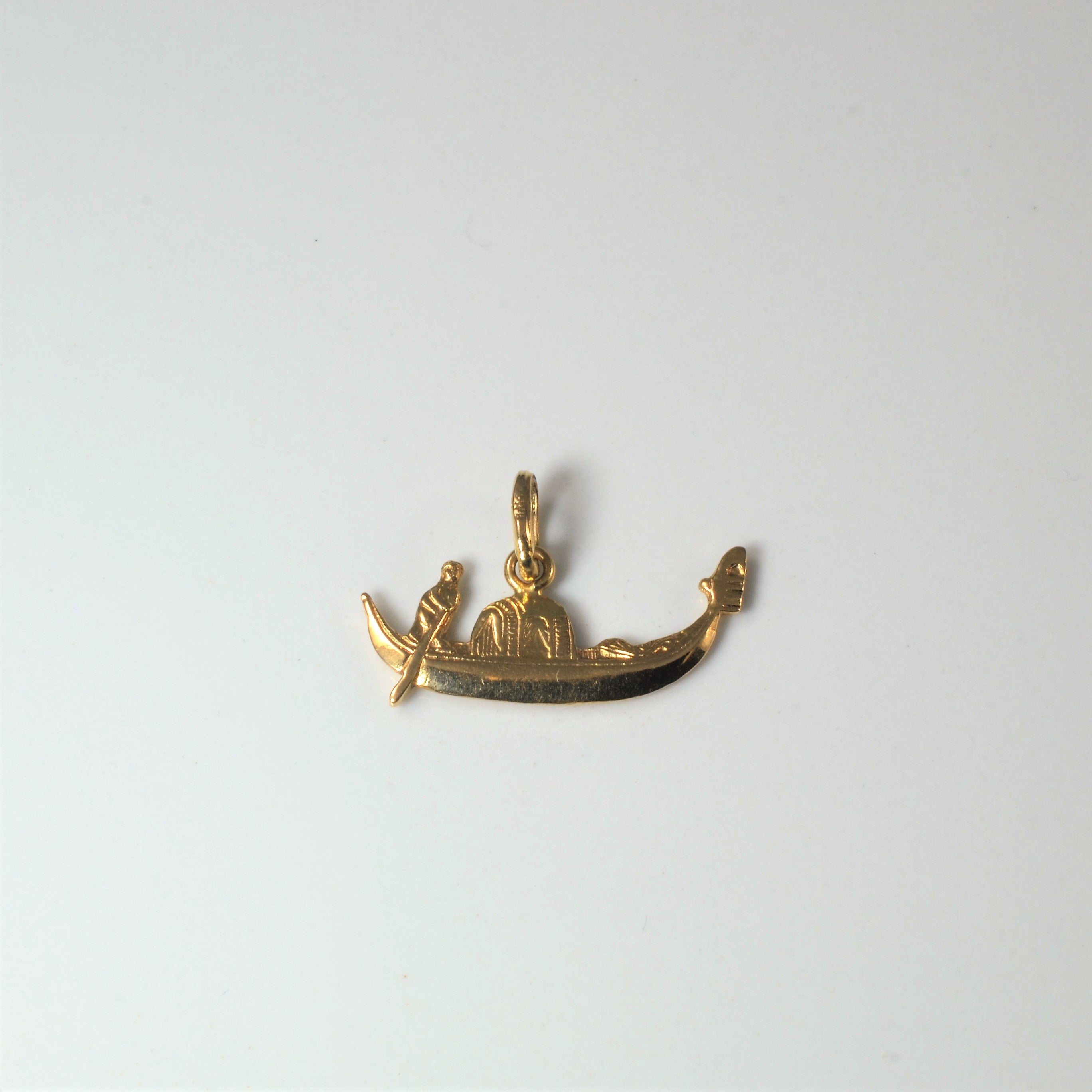 Yellow Gold Row Boat Pendant |