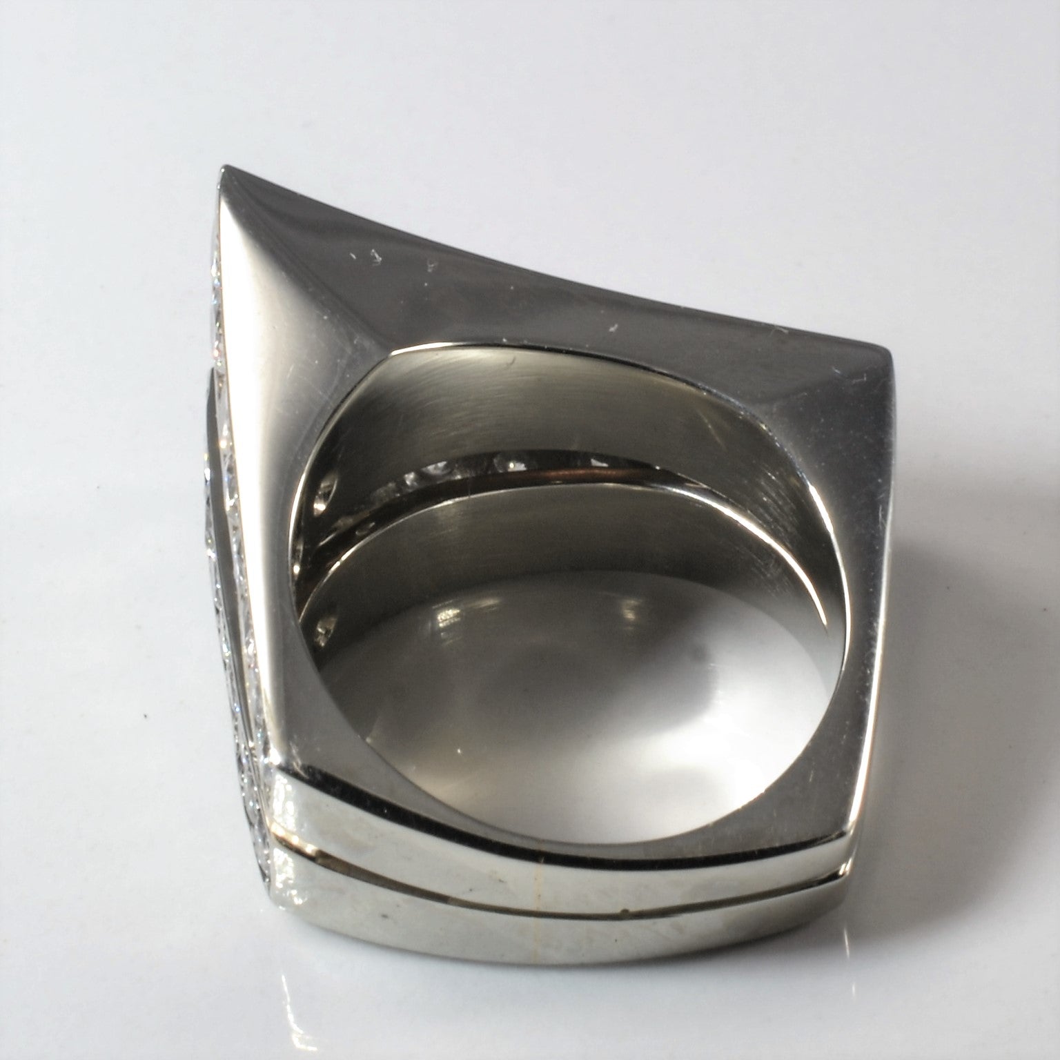 Textured Double Sided Diamond Ring | 1.90ctw | SZ 5 |