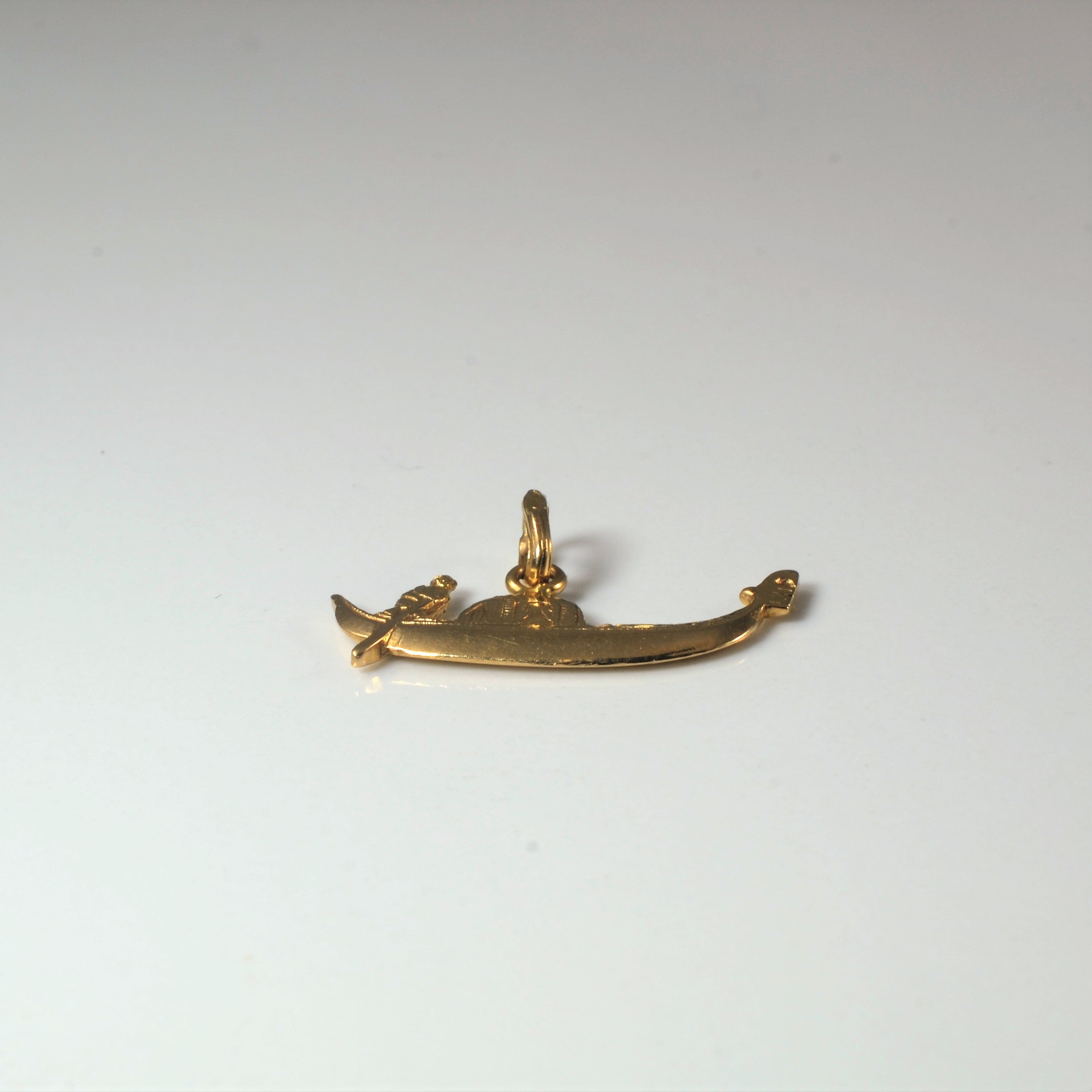 Yellow Gold Row Boat Pendant |