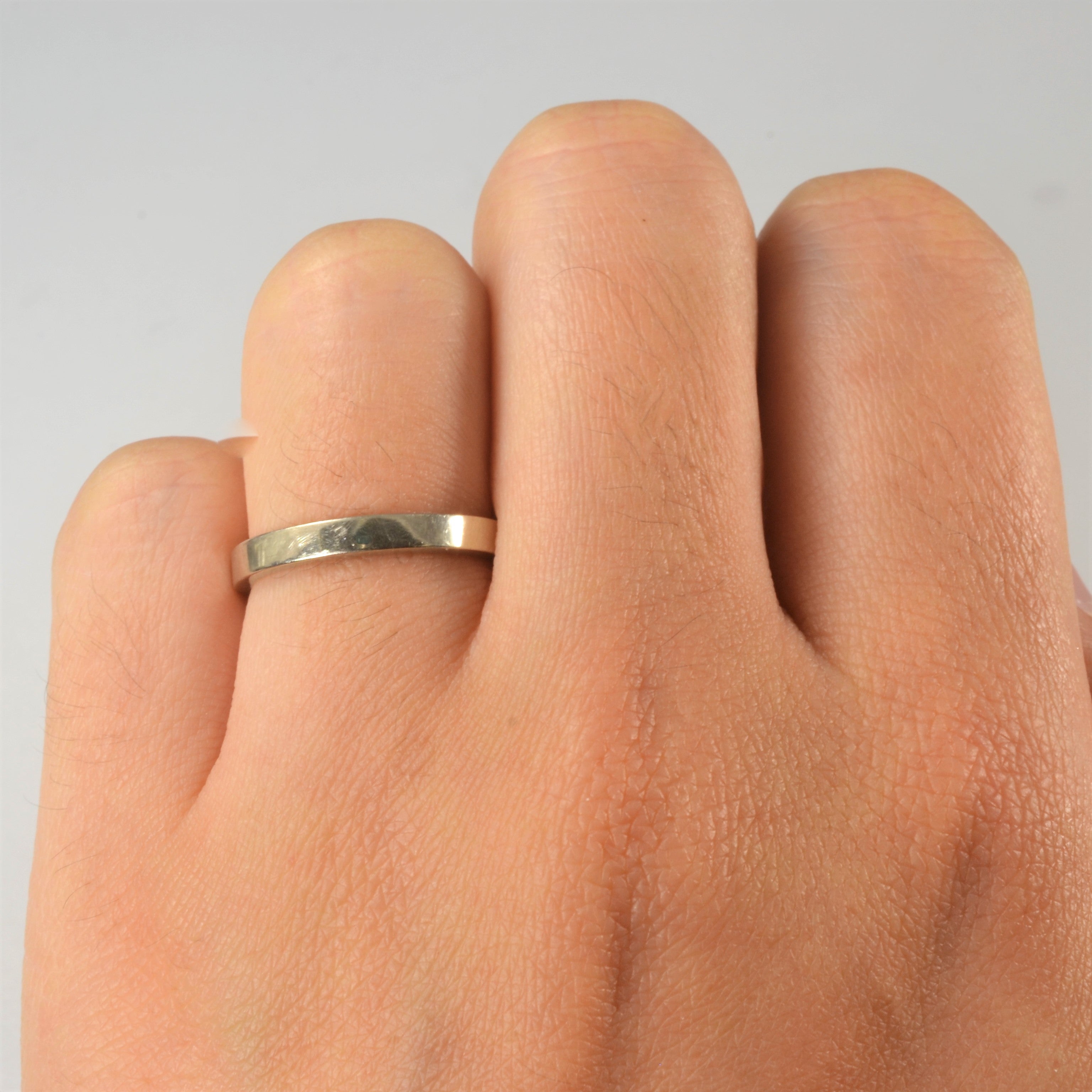 19k White Gold Band | 5.25|