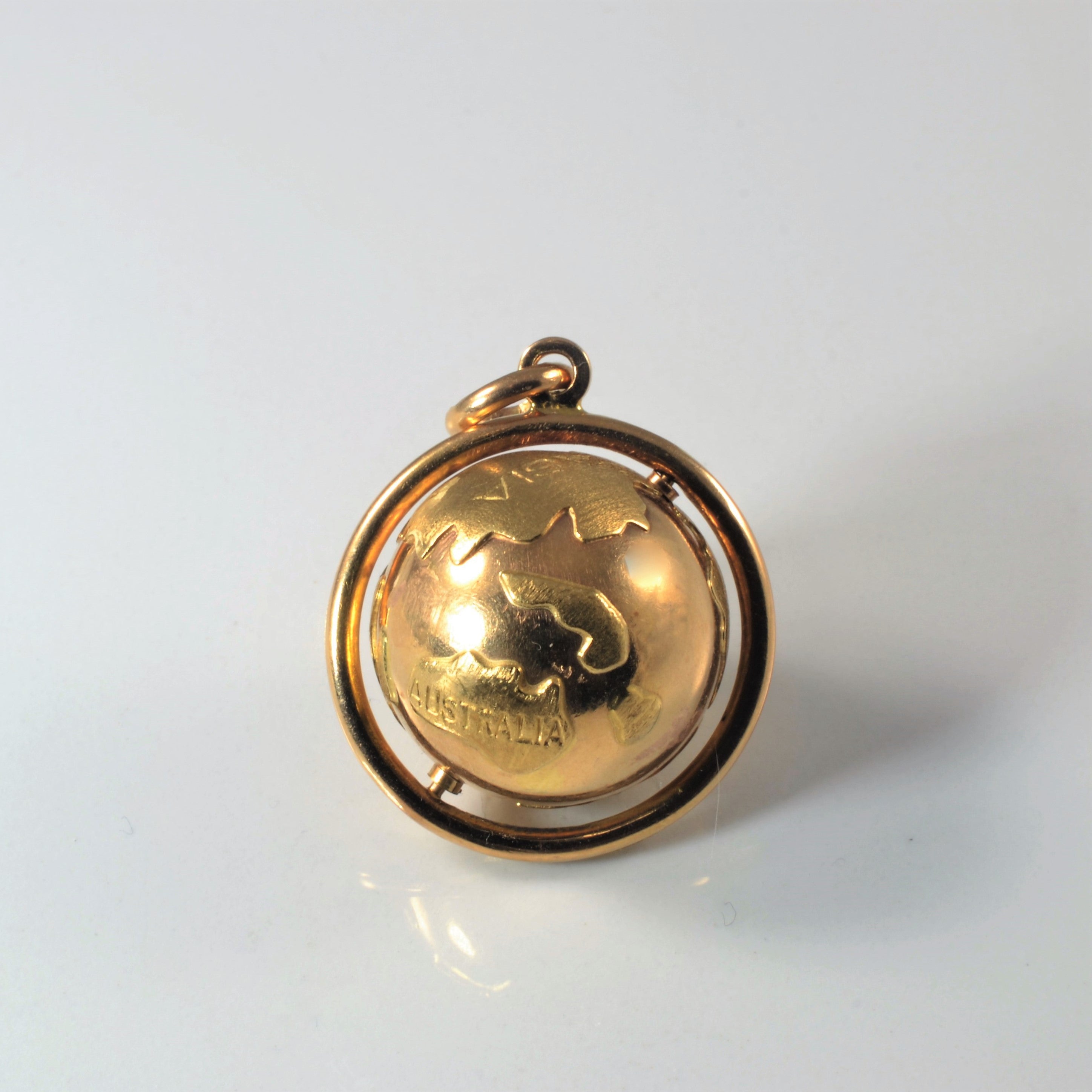 Yellow Gold Globe Pendant |