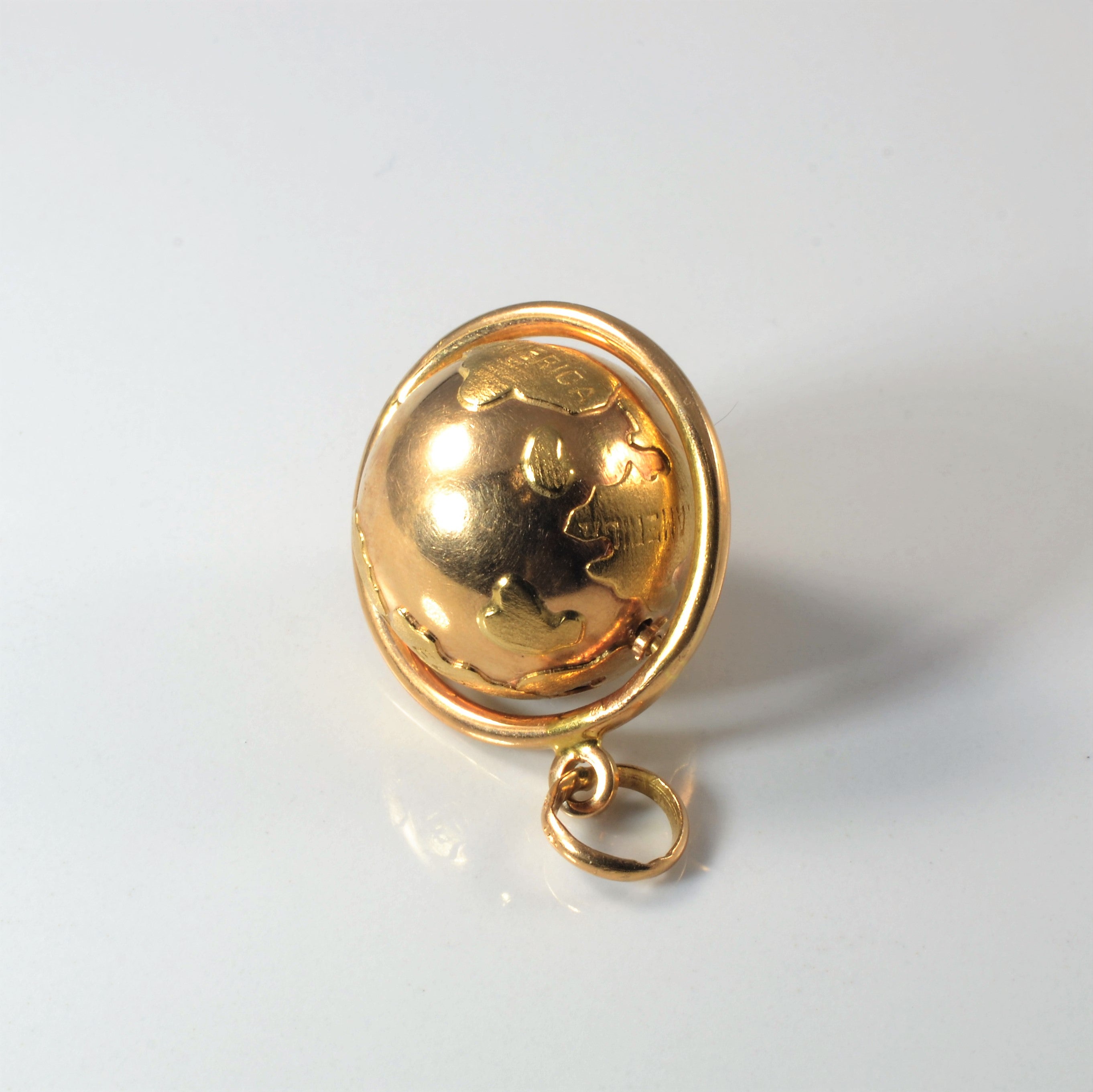 Yellow Gold Globe Pendant |