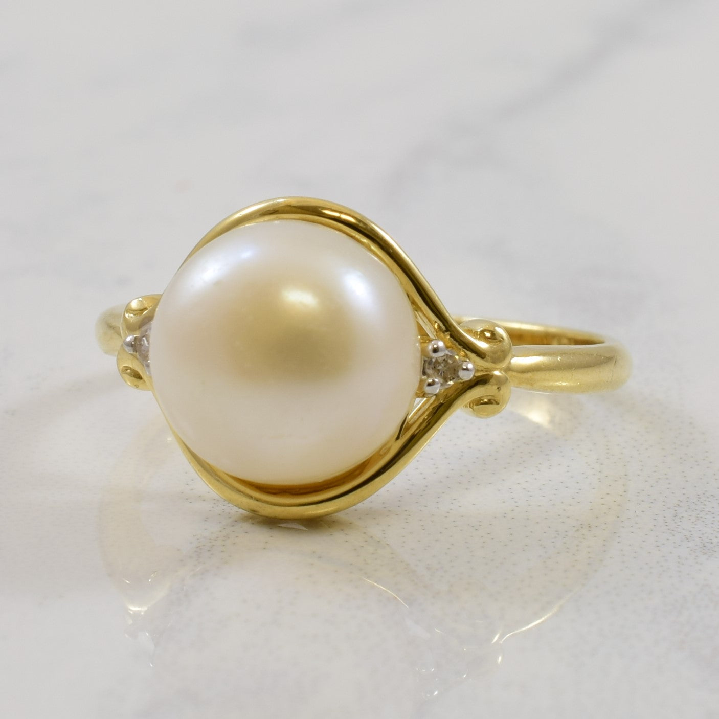 Button Pearl & Diamond Ring | 4.20ct, 0.02ctw | SZ 7 |