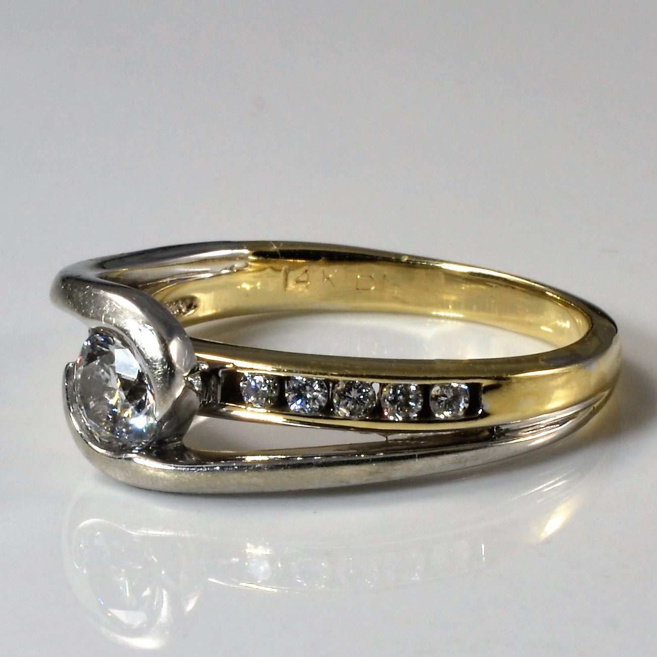Bague à diamants bicolores sertie par un diamant | 0,47 ct | Taille 6 |