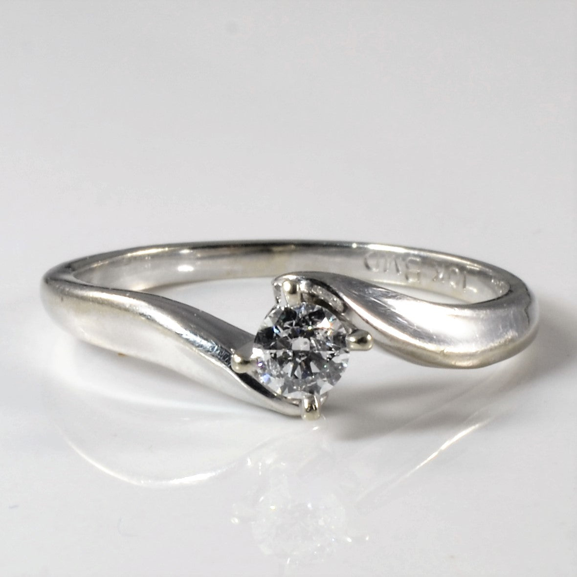 Bague diamantée avec sertissage croisé | 0,18 ct | Taille 7,25 |