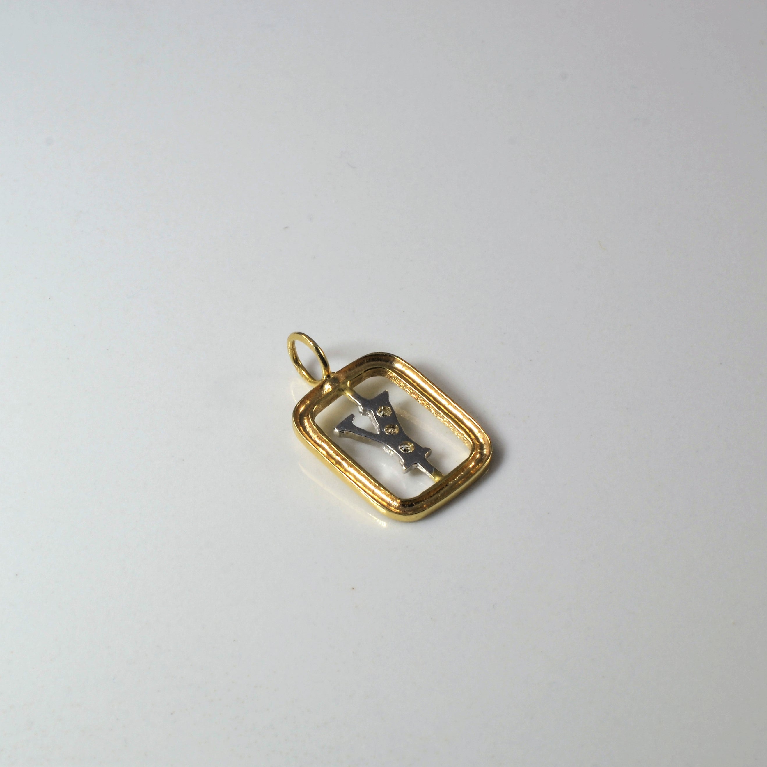Pendentif initiale en diamant « Y » | 0,015 ct |