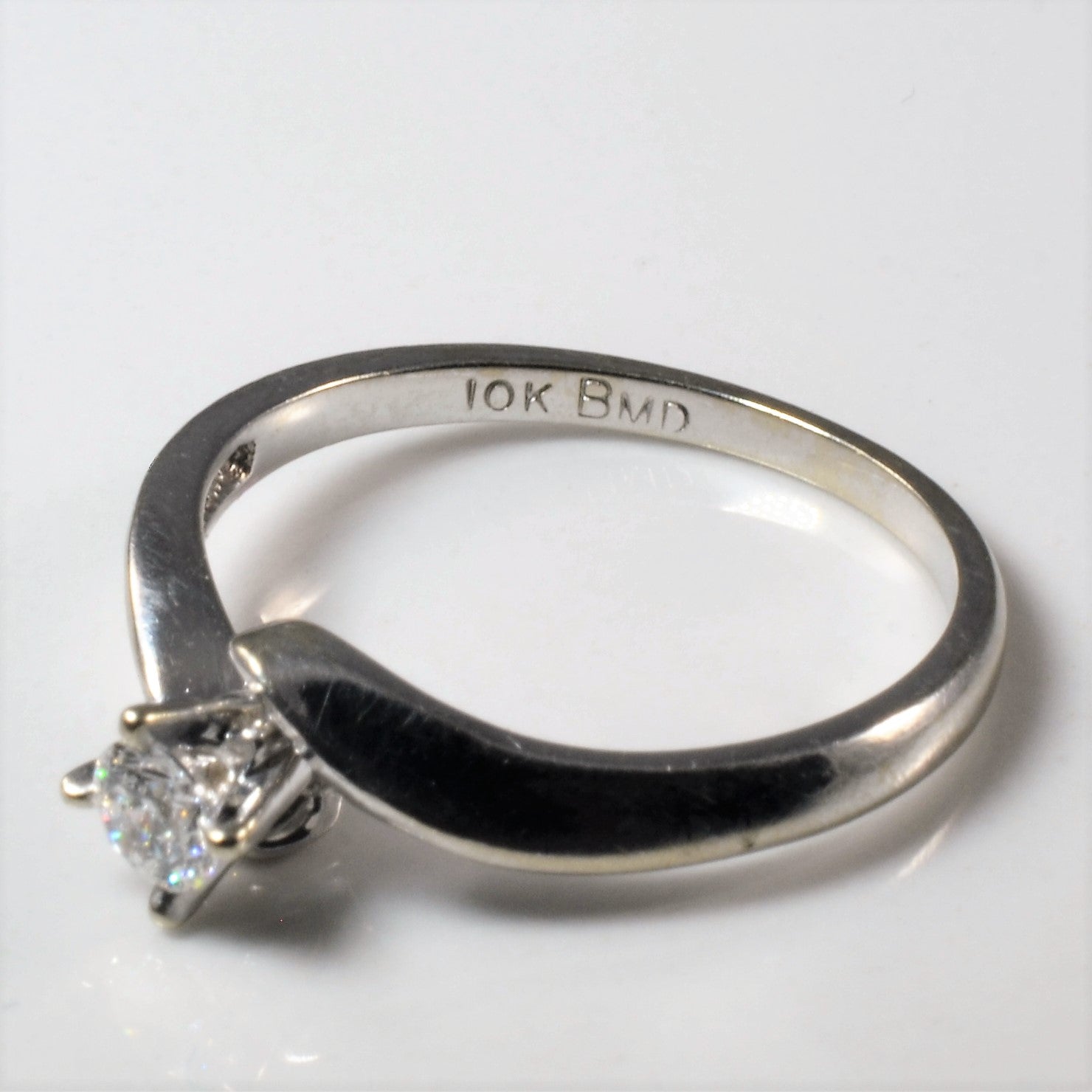 Bague diamantée avec sertissage croisé | 0,18 ct | Taille 7,25 |