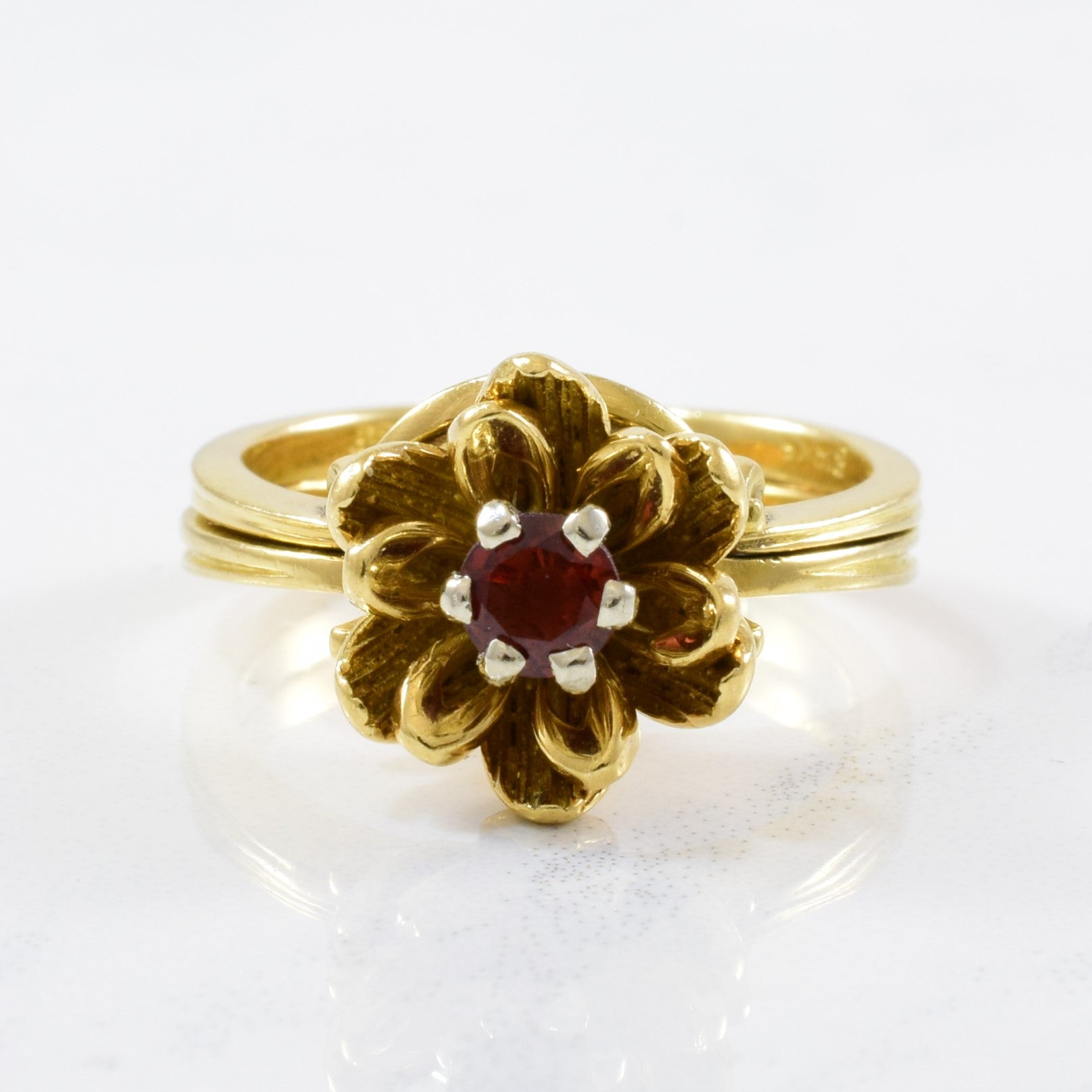 Birks' Floral Garnet Ring Circa 1950s | 0.20ct | SZ 4.75 |