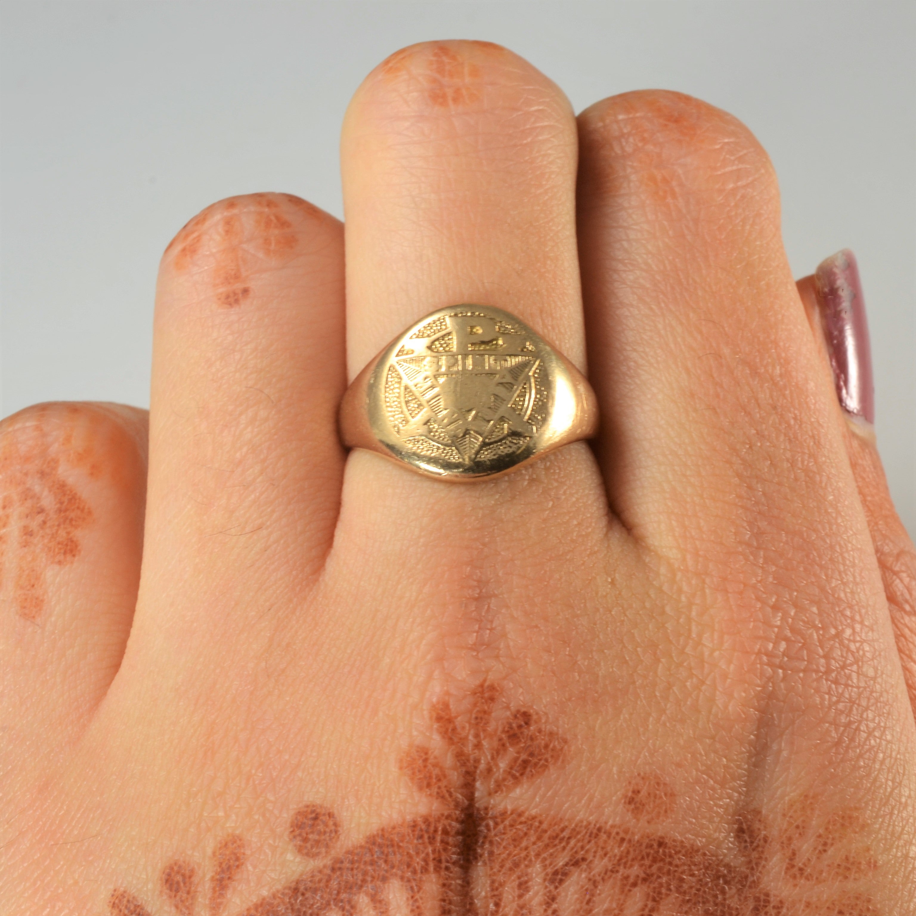 Yellow Gold Mason Ring | SZ 6.25 |