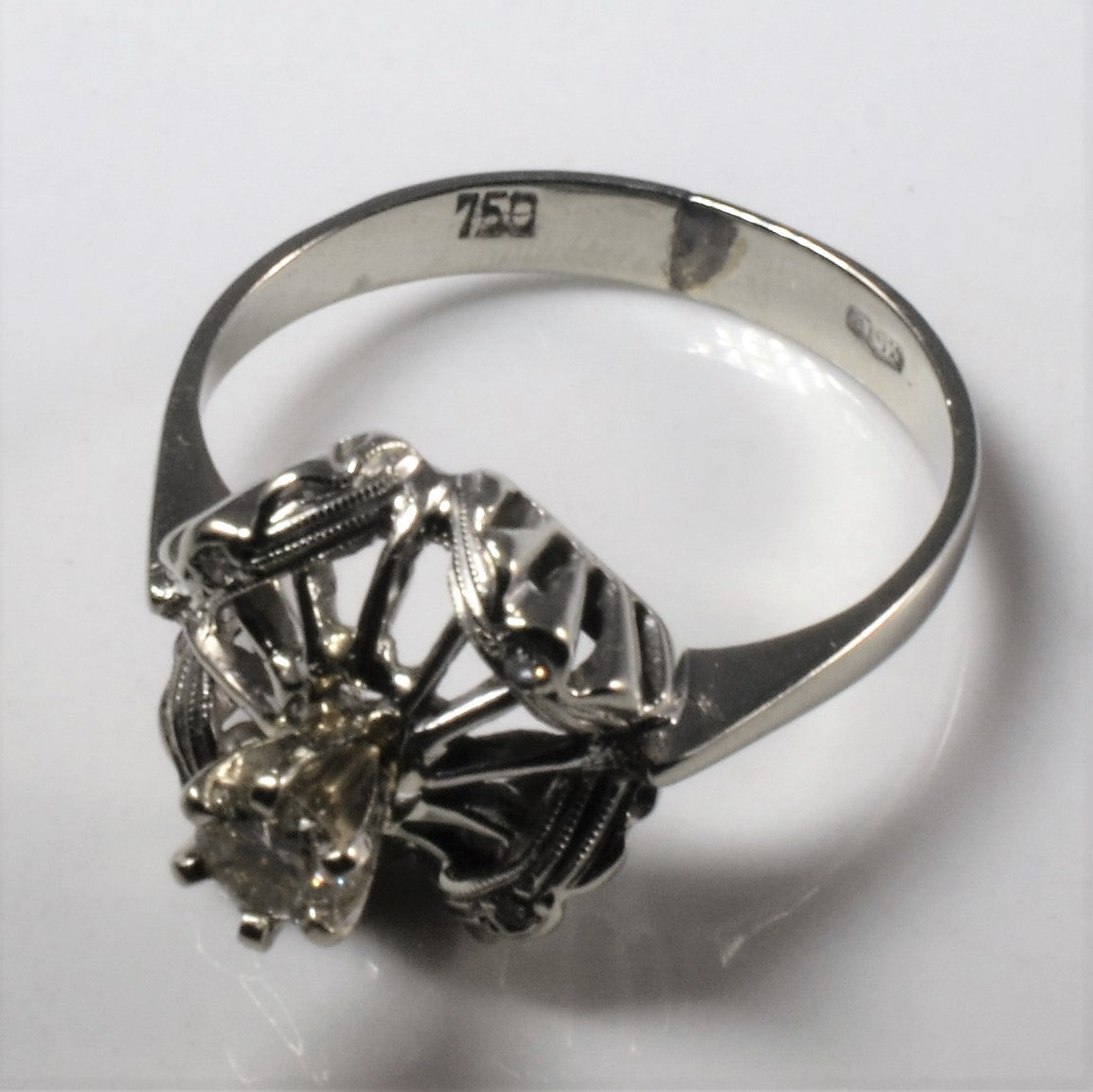 Bague sertie d'un diamant texturé de 0,16 ct | Taille 6 |