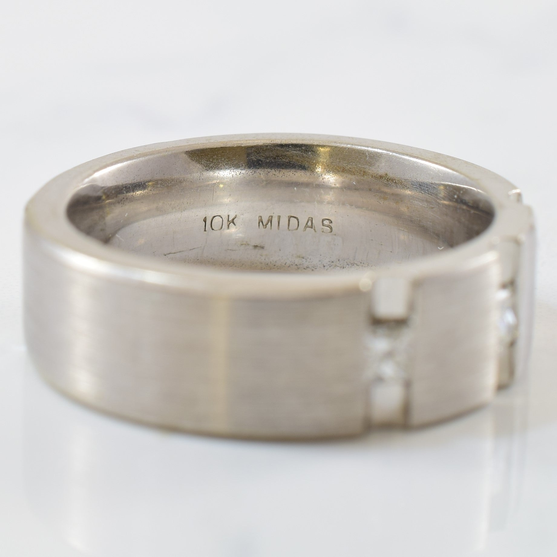 Vertical Channel Diamond Band | 0.26ctw | SZ 8.25 |