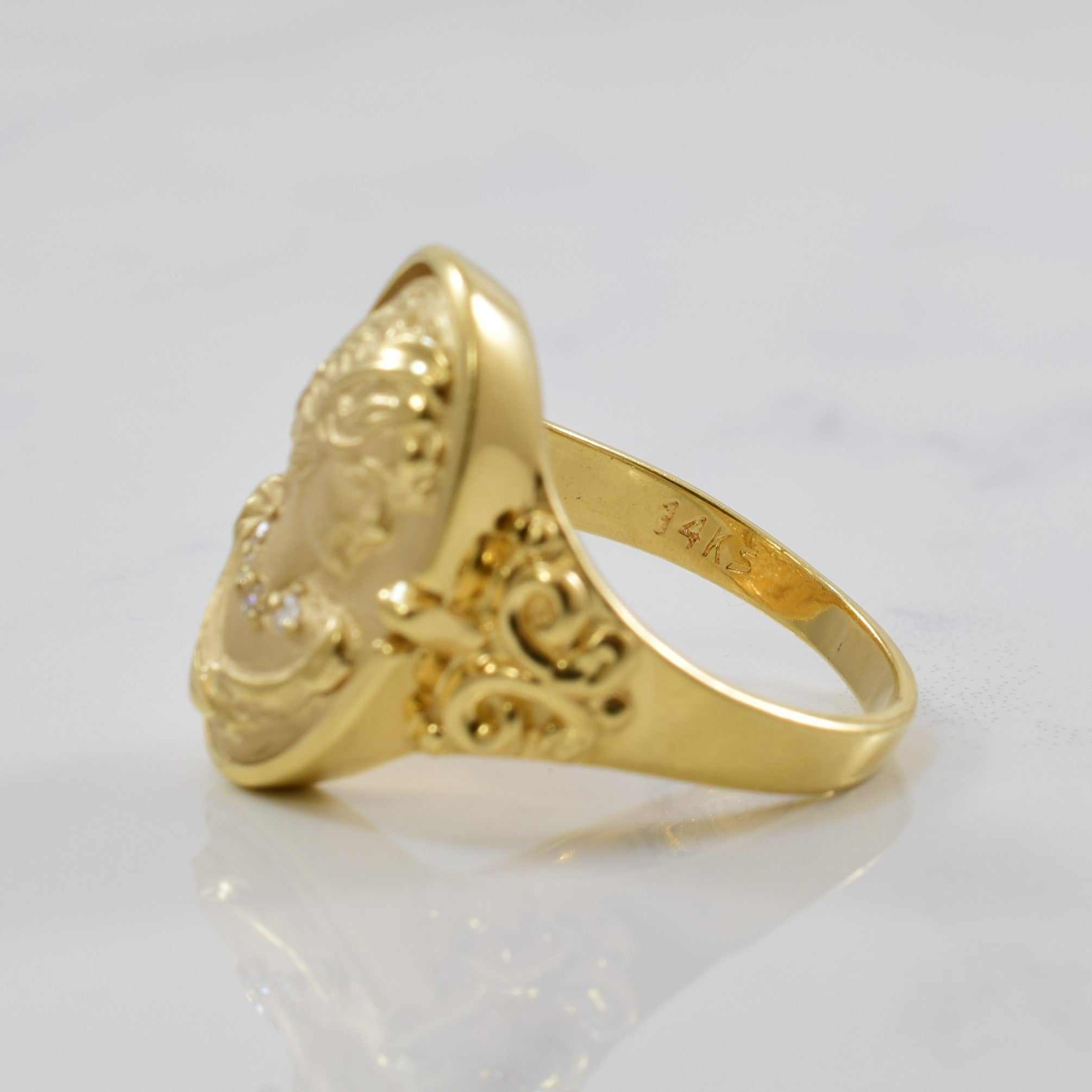 Diamond Necklace Cameo Ring | 0.04ctw | SZ 8 |