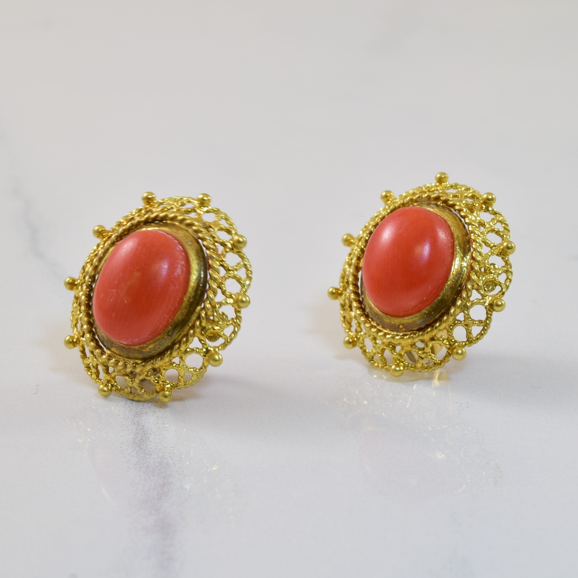 1950s Coral Cabochon Clip On Earrings | 5.00ctw |