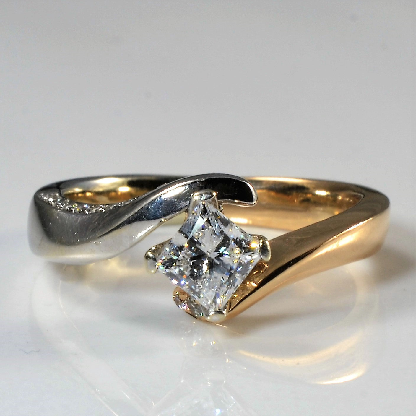 Bague de fiançailles princesse à anneau bicolore en diamants | 0,72 ct | Taille 6,25 |