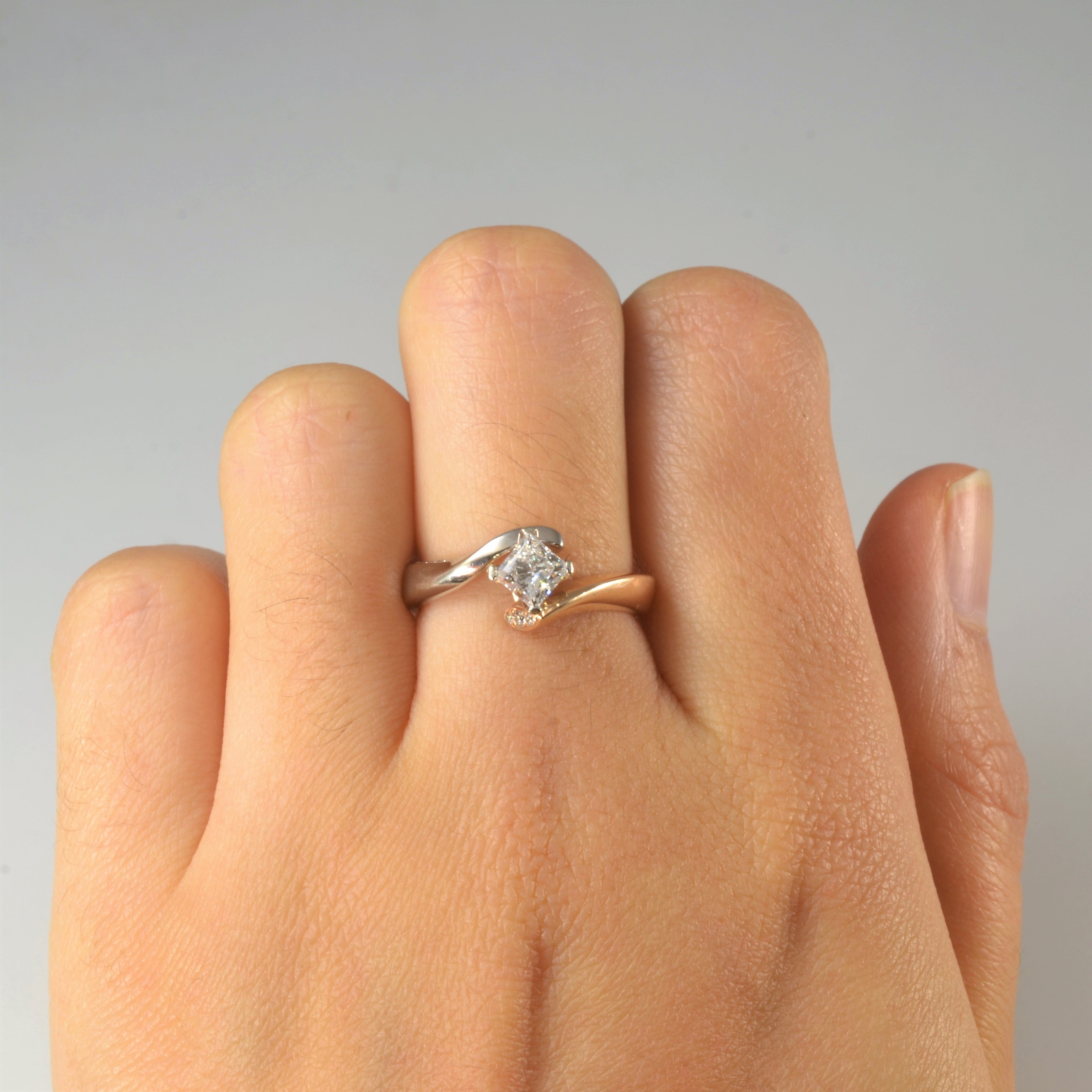 Bague de fiançailles princesse à anneau bicolore en diamants | 0,72 ct | Taille 6,25 |