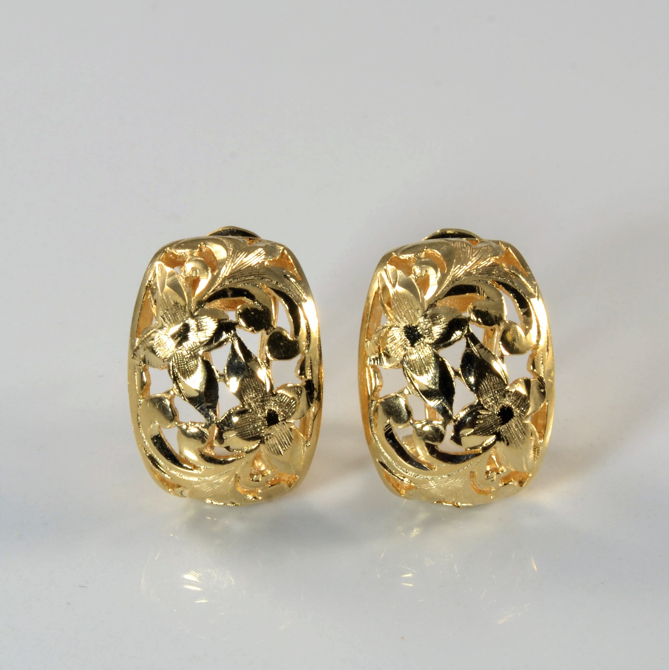 Floral Filigree Huggie Earrings |
