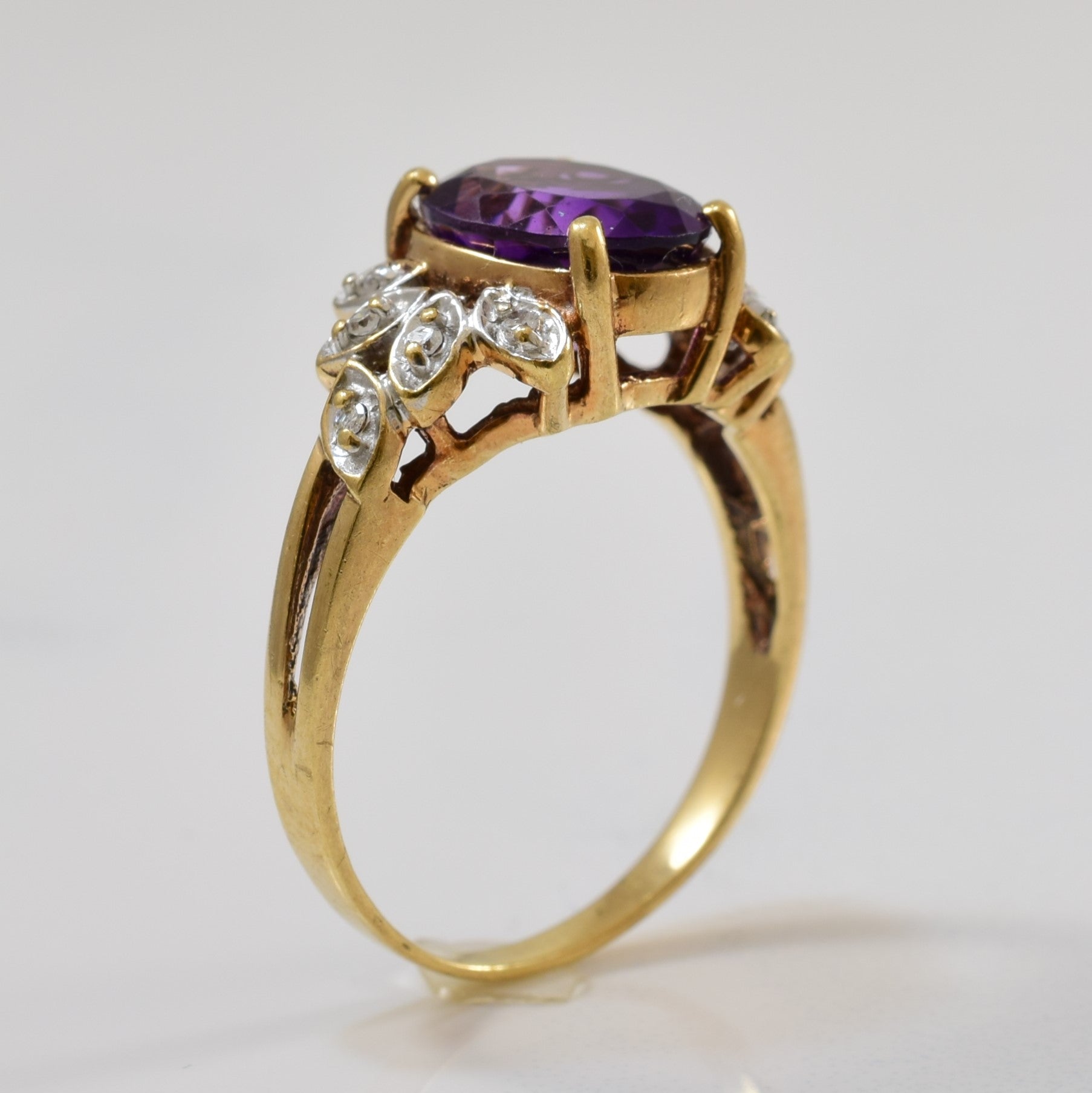 Bague florale en améthyste et diamants | 2,50 ct, 0,05 ct au total | Taille 7,5 |