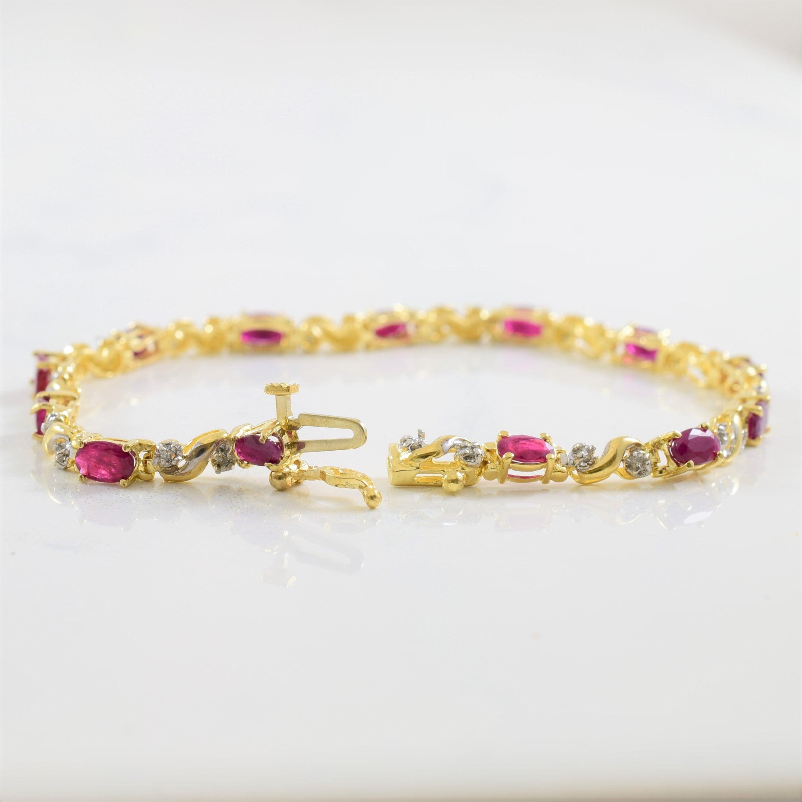 Bracelet tennis rubis et diamants | 0,26 ct, 3,00 ct | 17,8 cm |