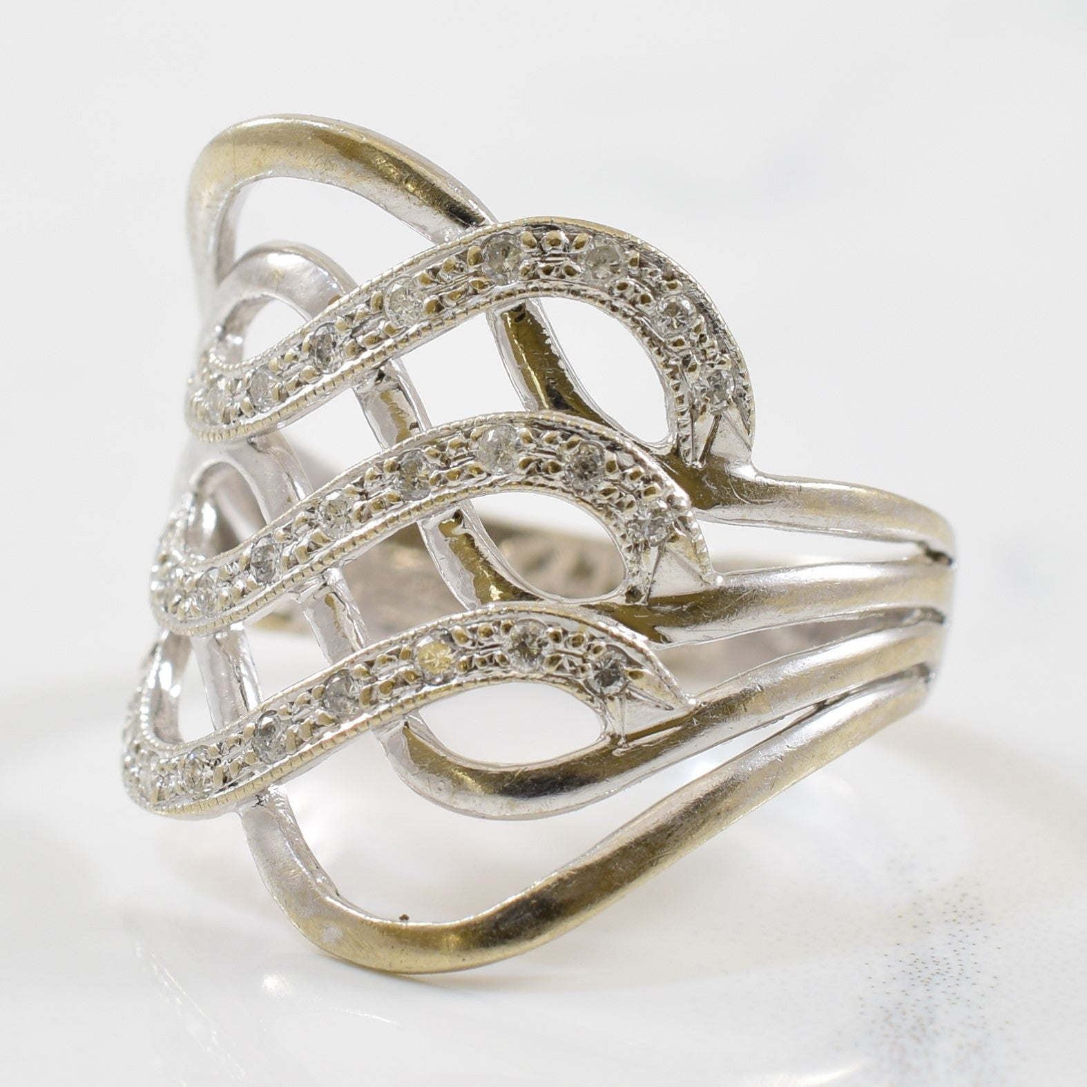 Diamond Swirl Cocktail Ring | 0.12ctw | SZ 6.75 |