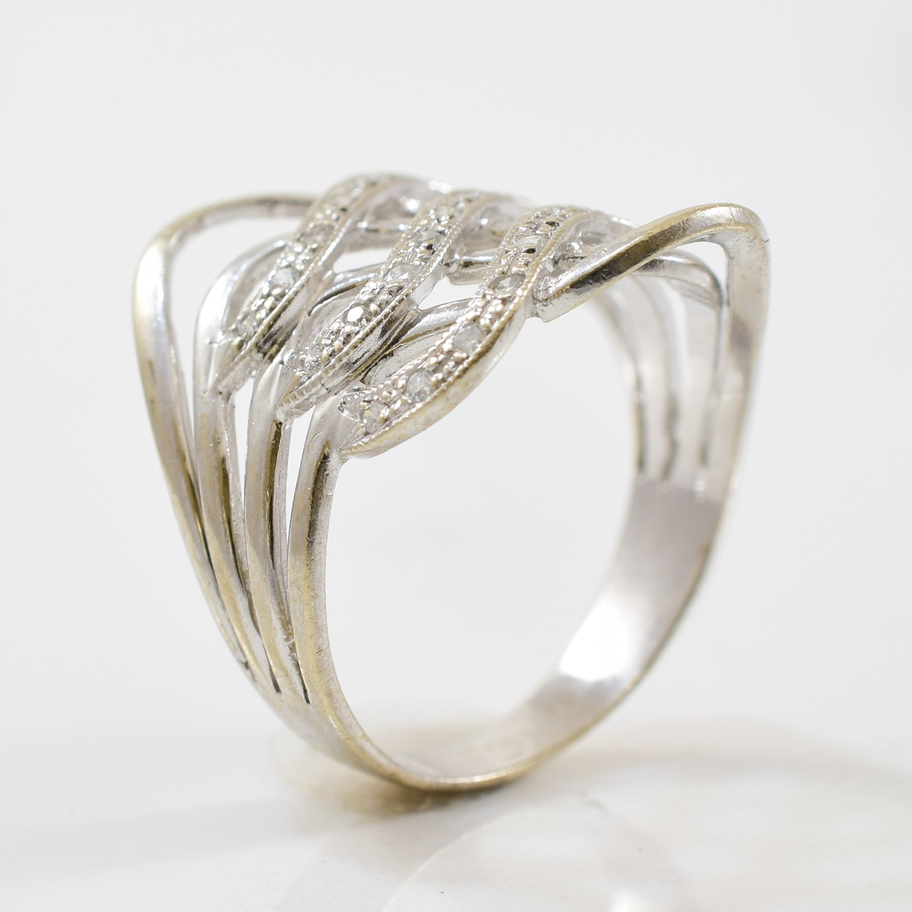 Diamond Swirl Cocktail Ring | 0.12ctw | SZ 6.75 |