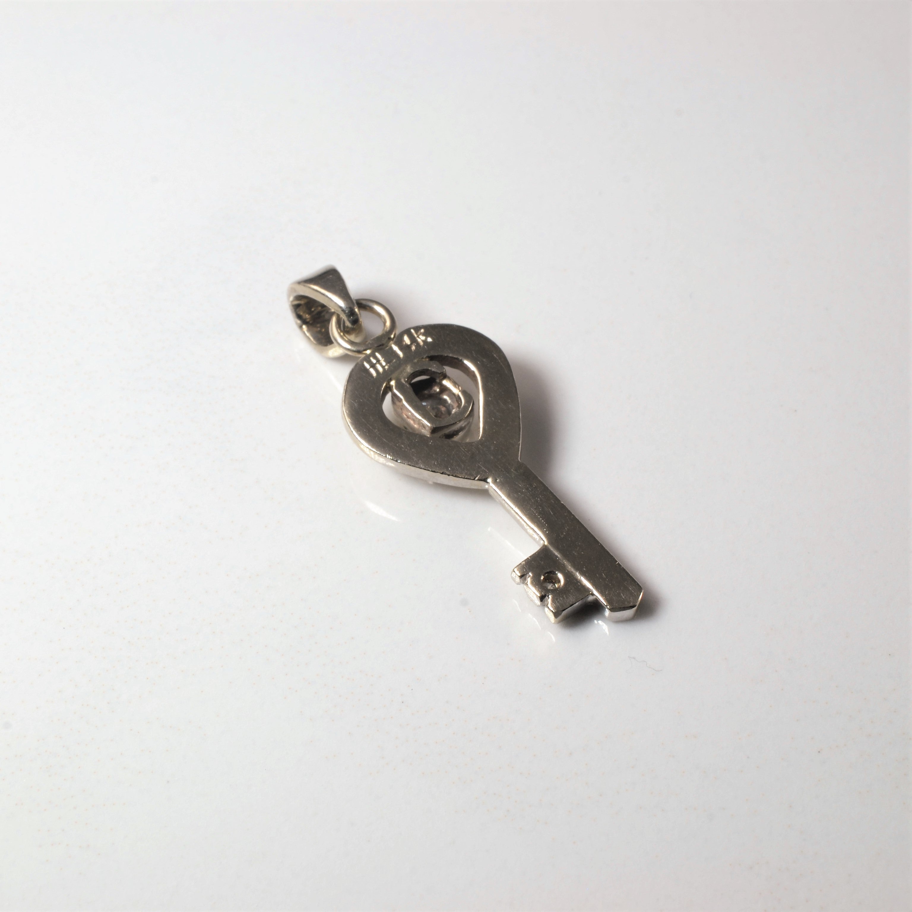 Diamond Key Pendant | 0.10ct |