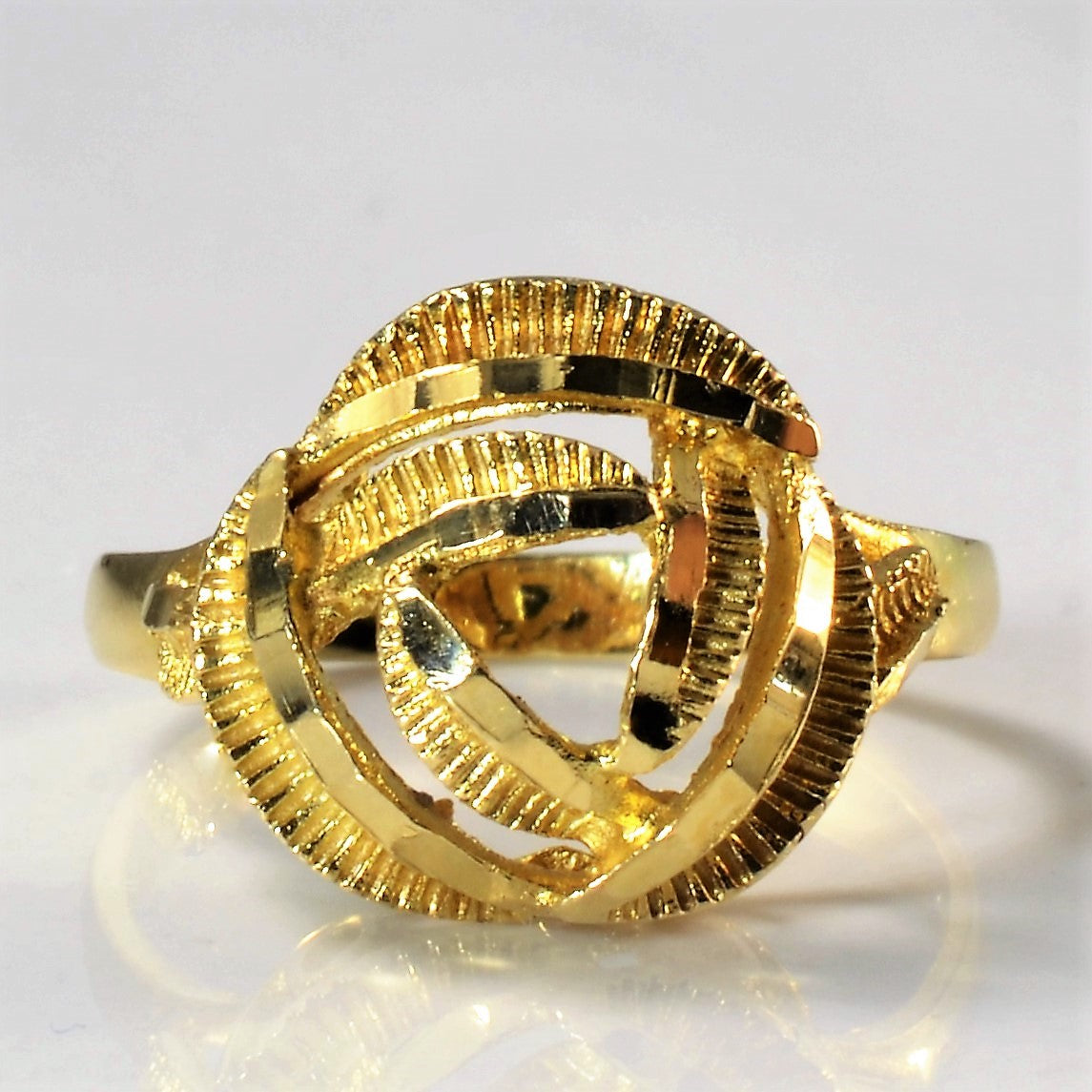 Textured Gold Spiral Cocktail Ring | SZ 6.75 |