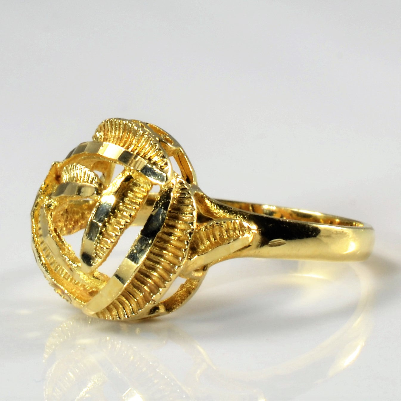 Textured Gold Spiral Cocktail Ring | SZ 6.75 |