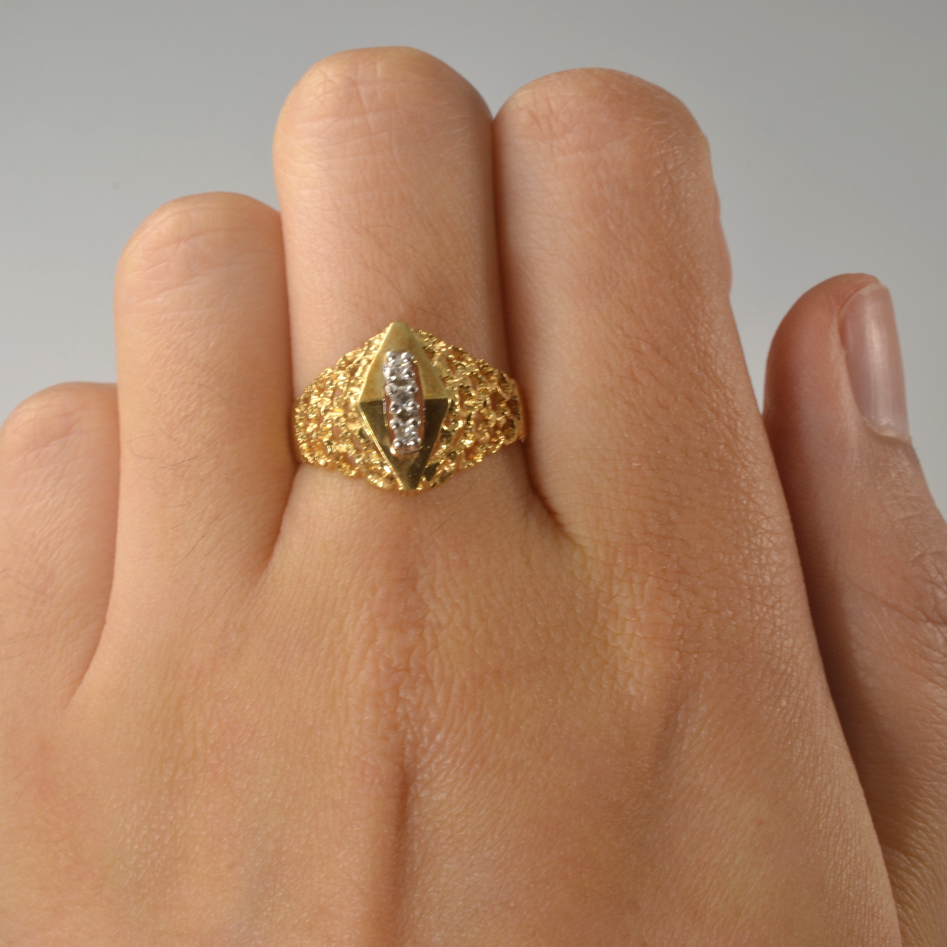 Filigree Chevron Diamond Ring | 0.045ctw | SZ 7.5 |