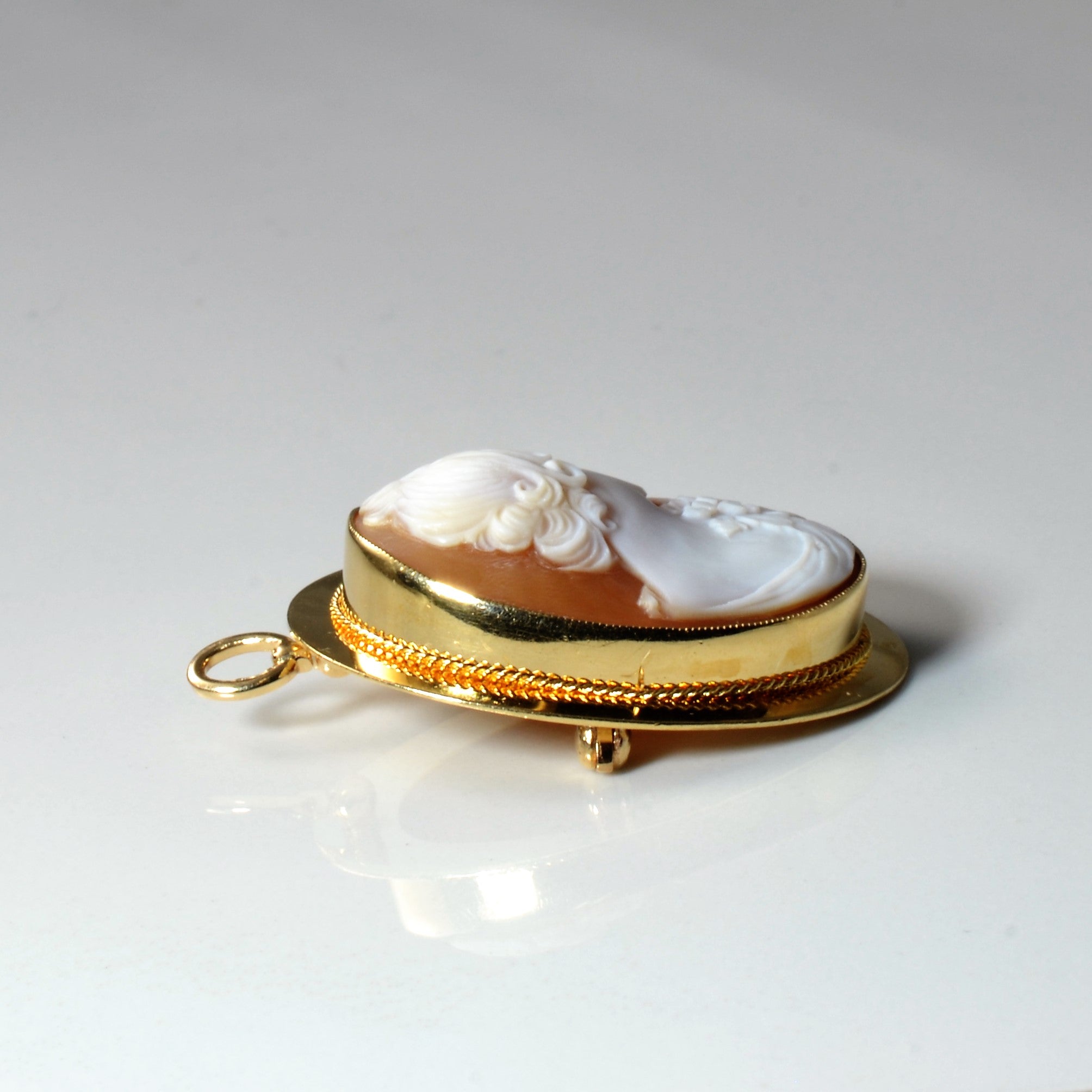 Convertible Cameo Pendant/Brooch |
