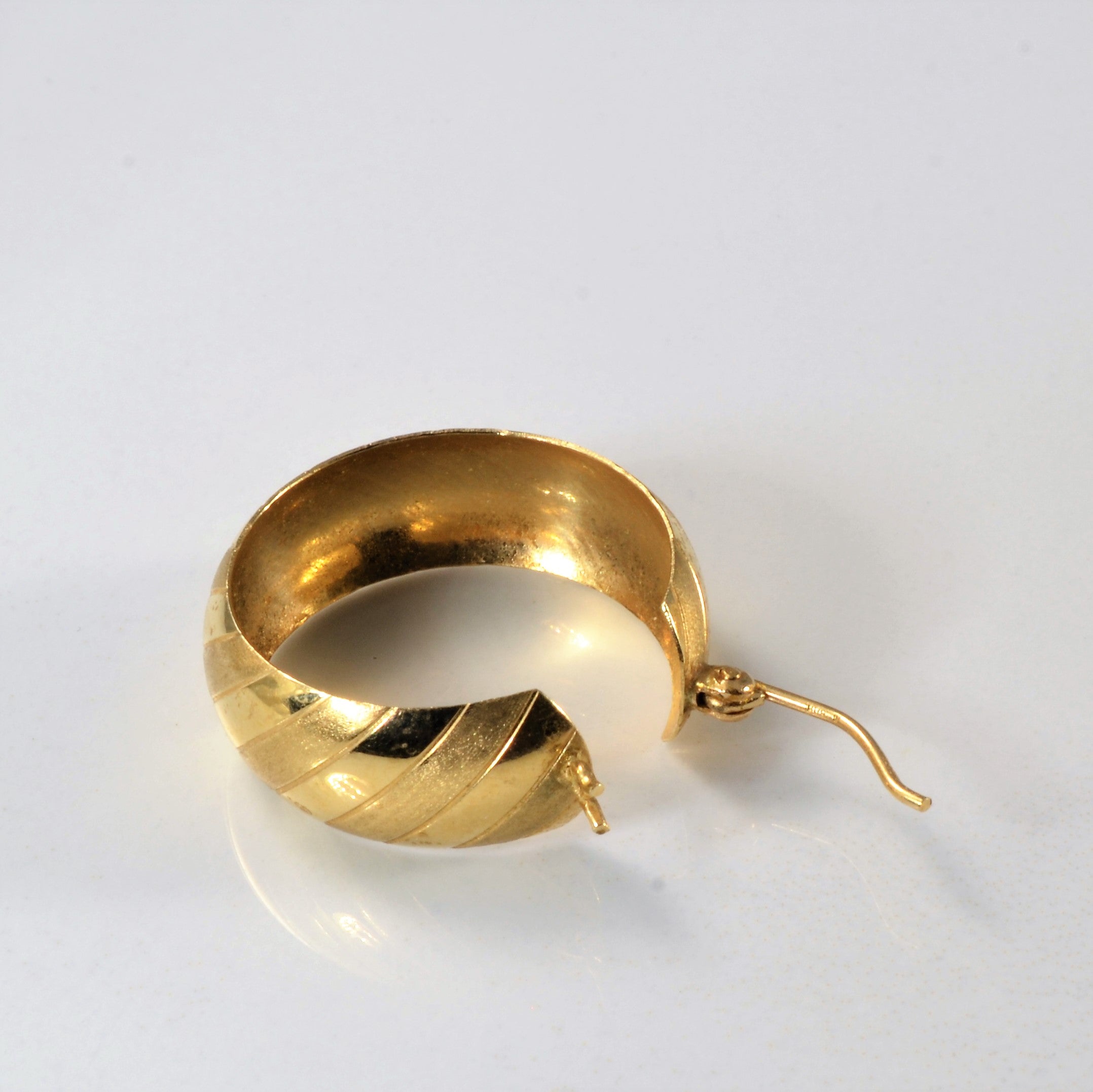 Yellow Gold Textured Hoop Earrings |