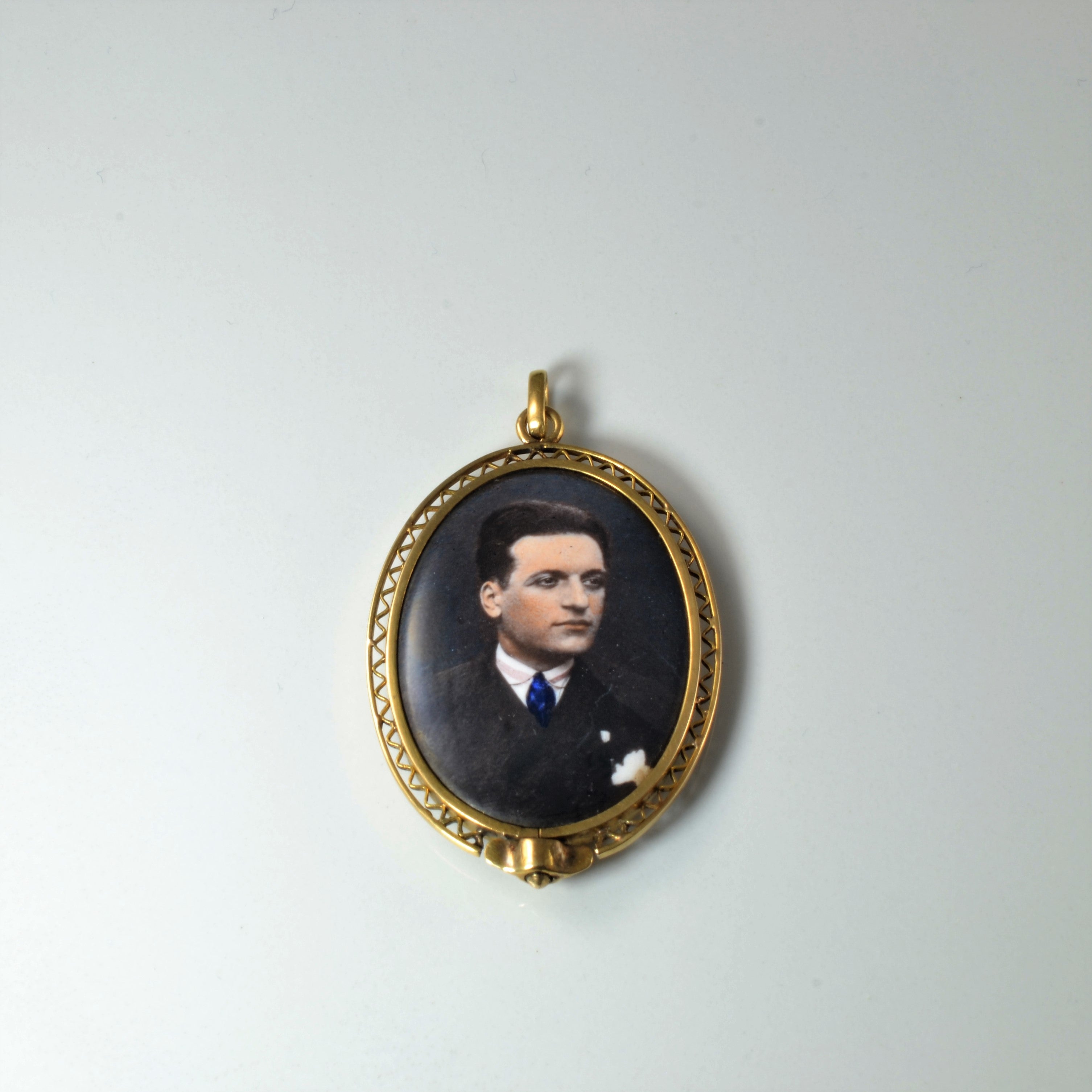 Edwardian Era Oval Portrait Pendant |
