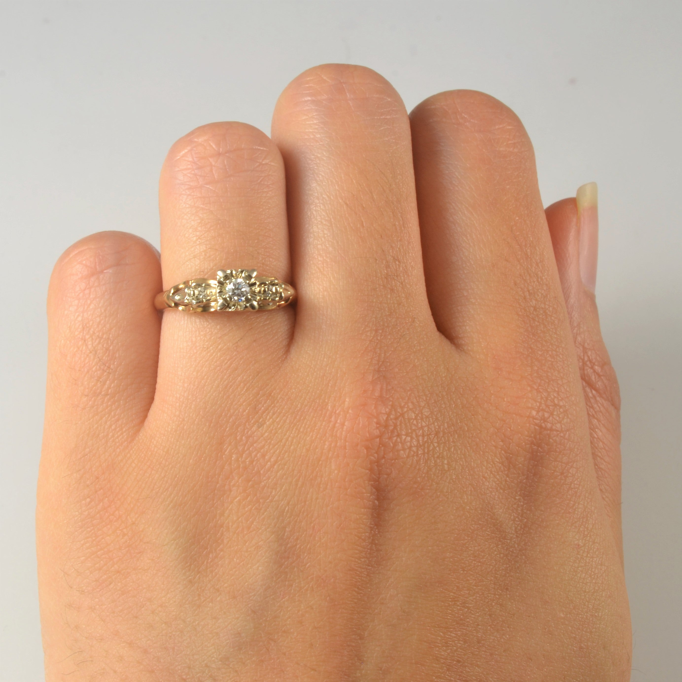 High Set Retro Three Stone Diamond Ring | 0.10ctw | SZ 4.75 |