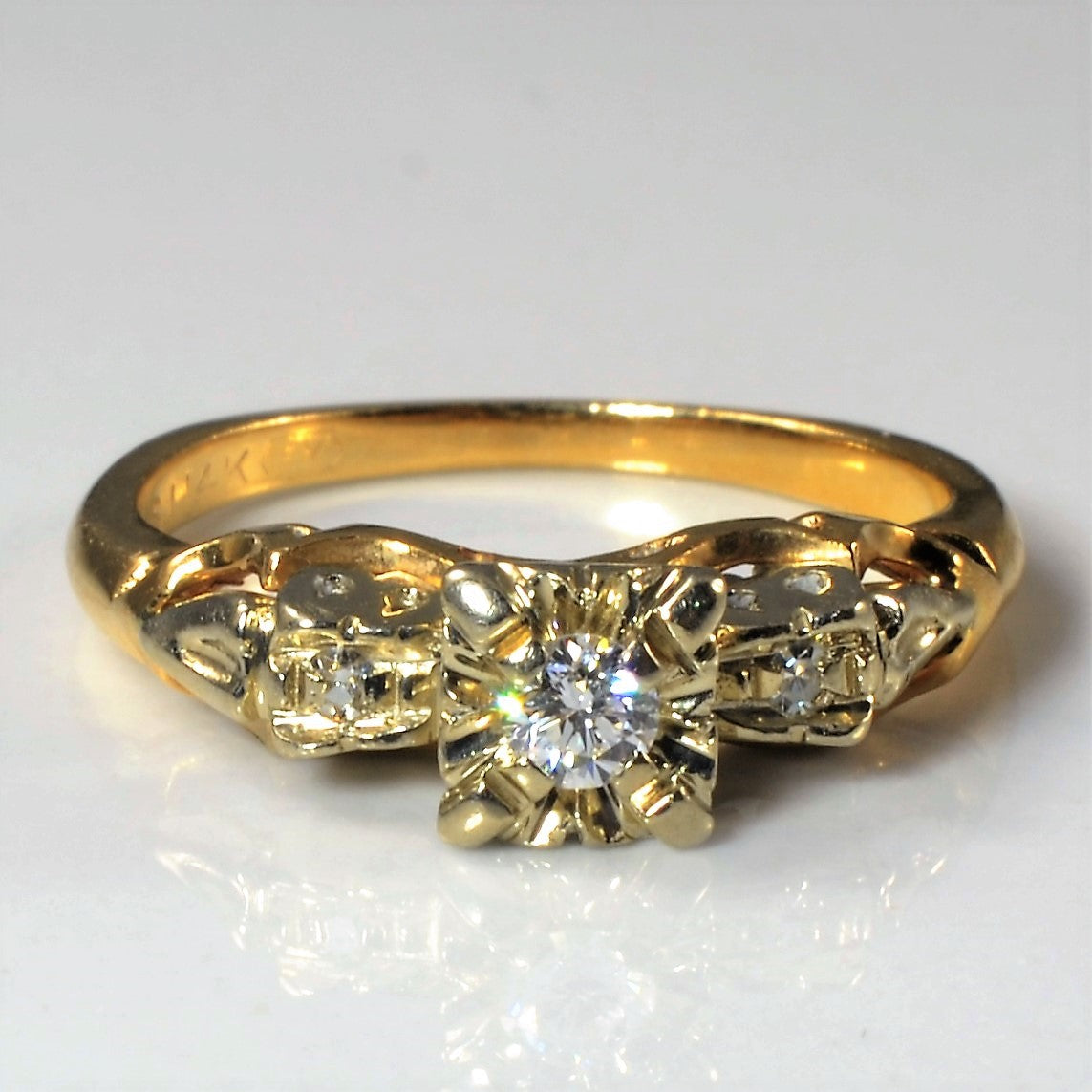 High Set Retro Three Stone Diamond Ring | 0.10ctw | SZ 4.75 |