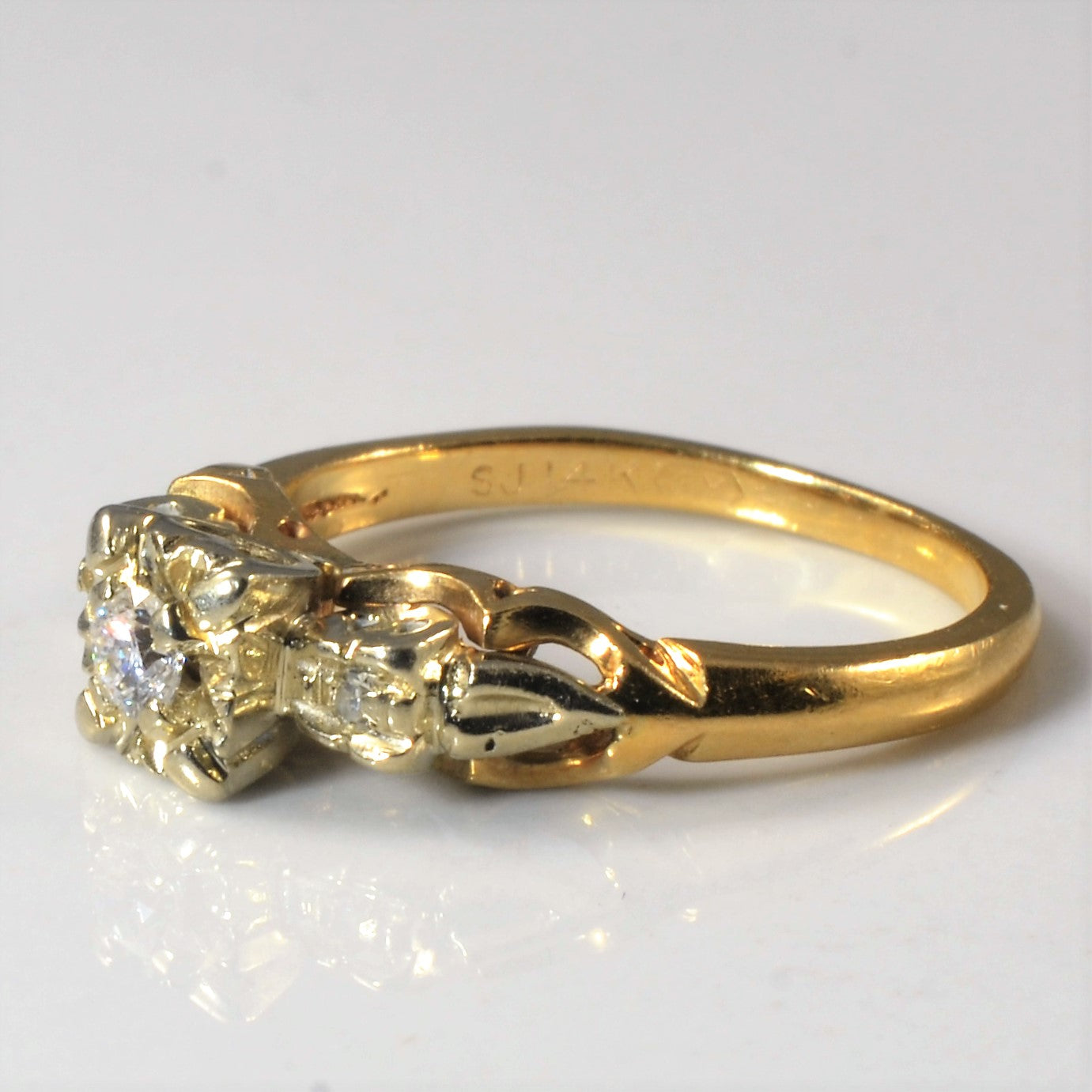 High Set Retro Three Stone Diamond Ring | 0.10ctw | SZ 4.75 |