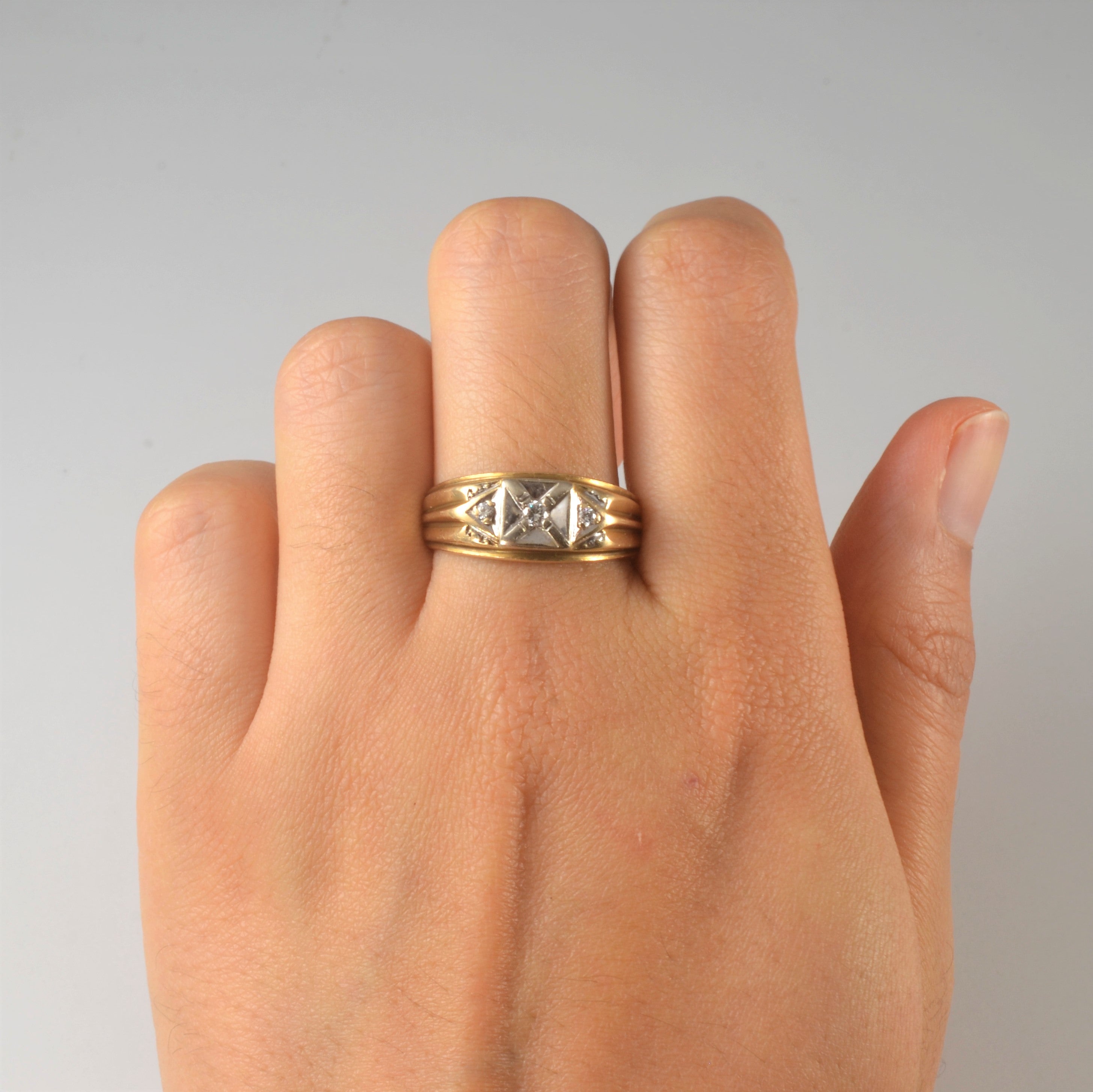 Three Stone Diamond Ring | 0.10ctw| SZ 8.5 |