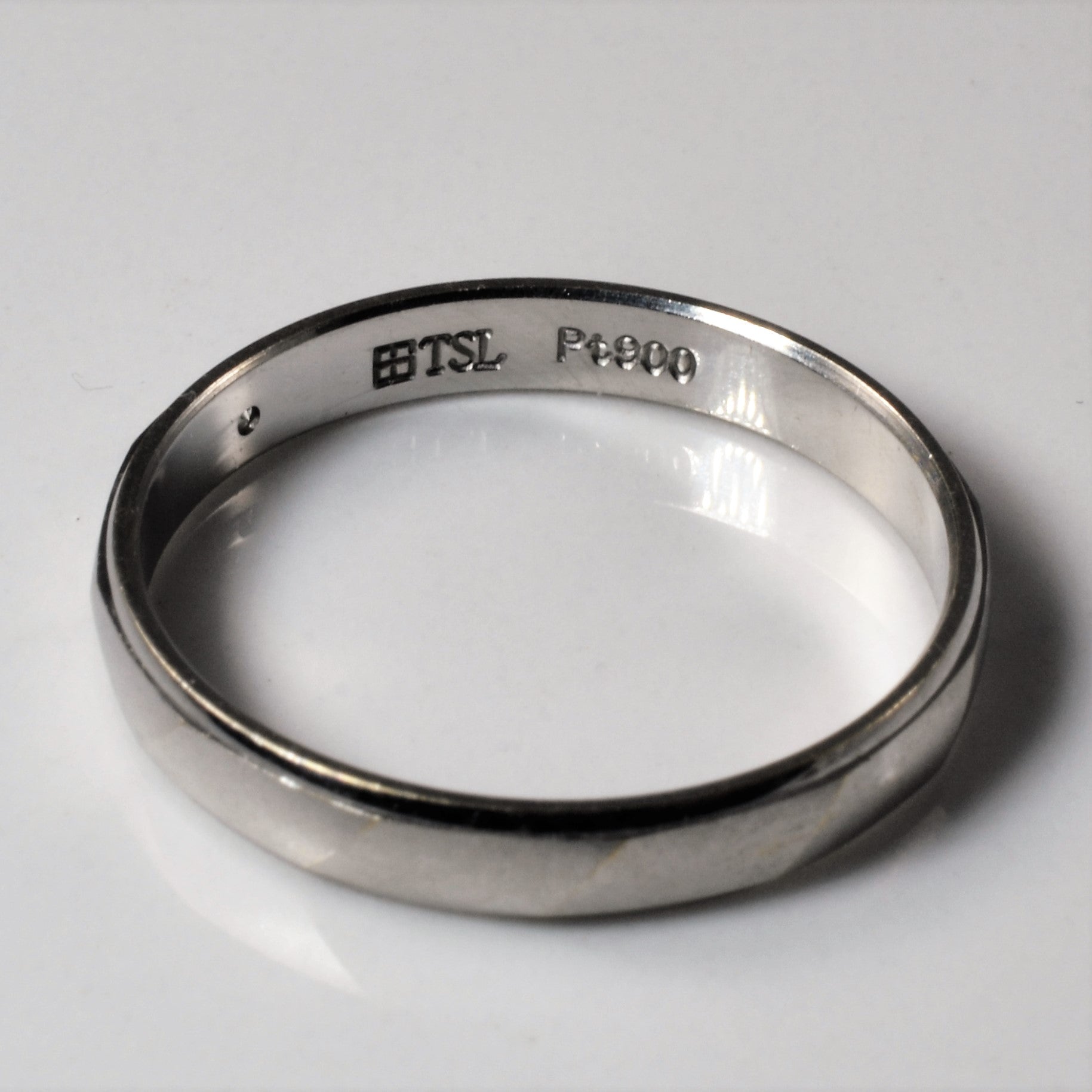 Flush Set Diamond Band | 0.04ct | SZ 9.5 |