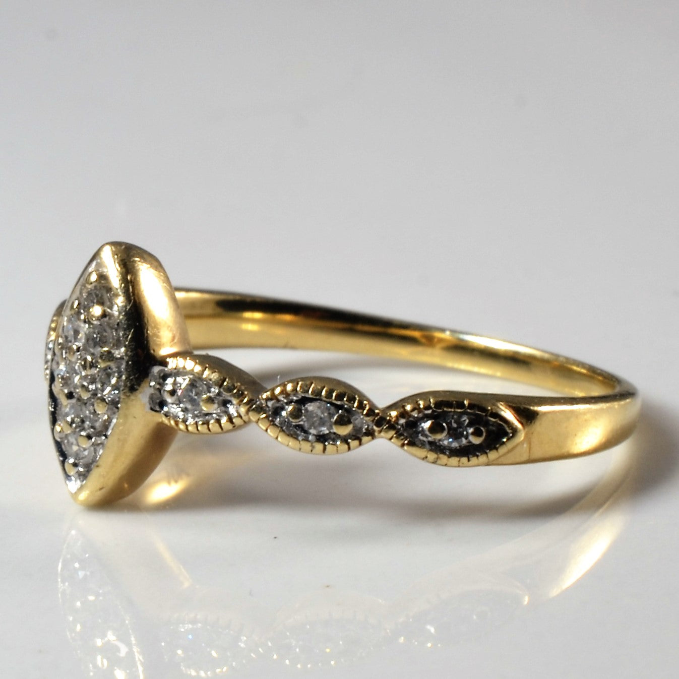 Bague sertie de diamants taille marquise | 0,06 ct | Taille 6,25 |