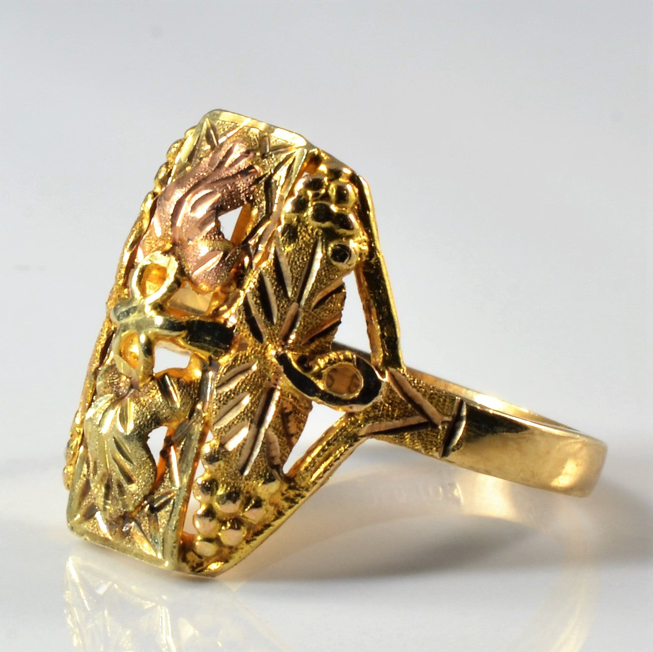 Two Tone Filigree Leaf Ring | SZ 7 |