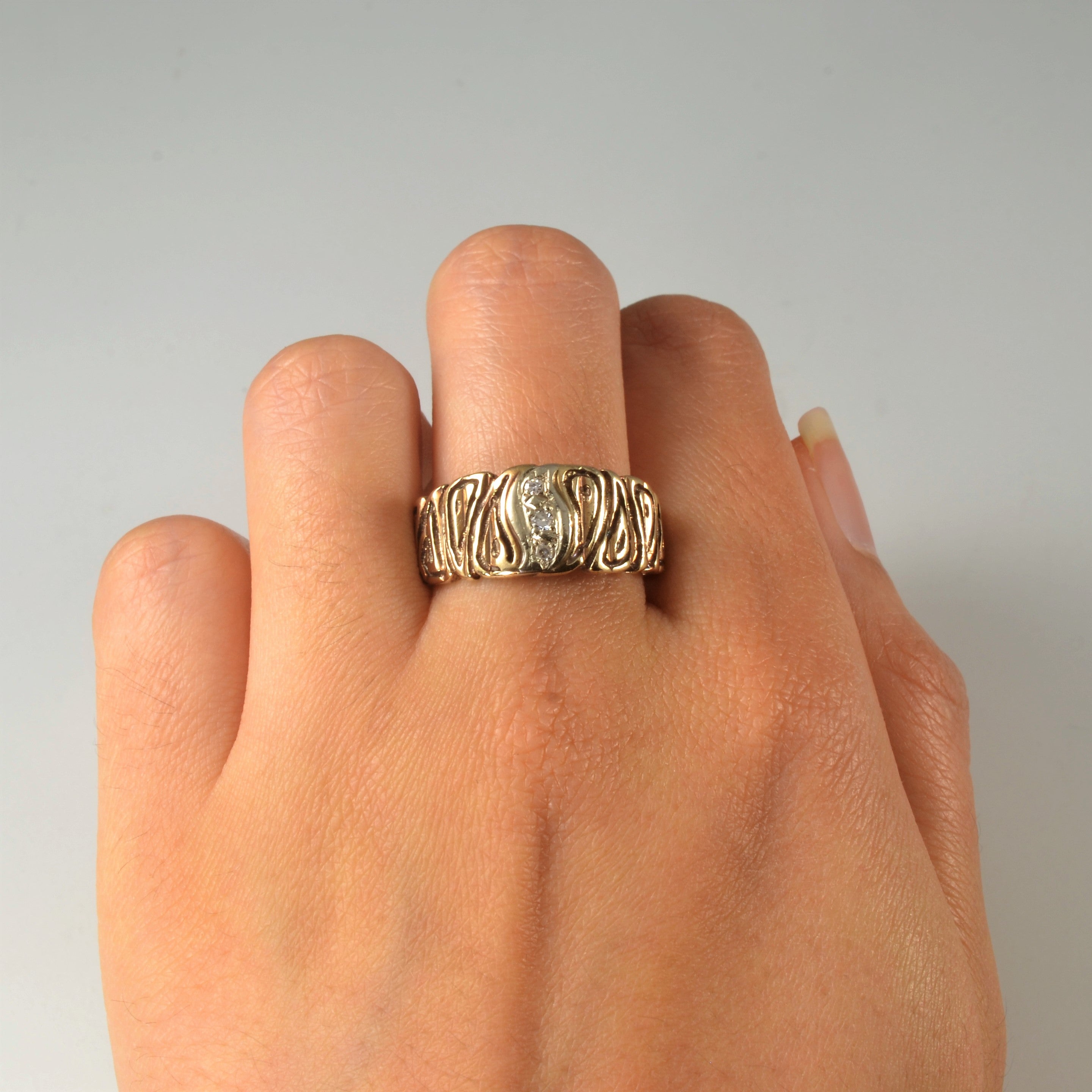 Textured Diamond Ring | 0.07ctw | SZ 10 |