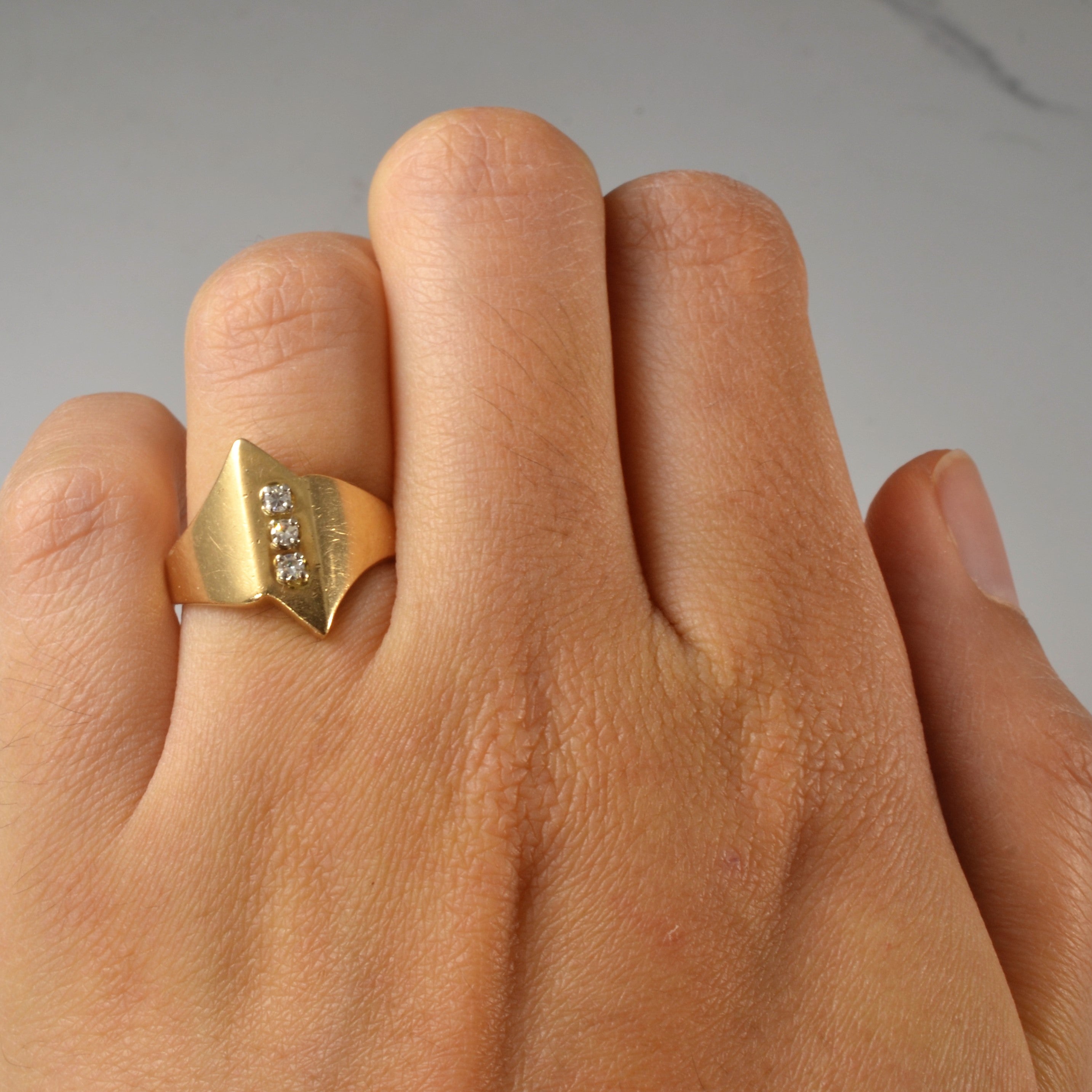 Diamond Chevron Ring | 0.07ctw | SZ 6 |