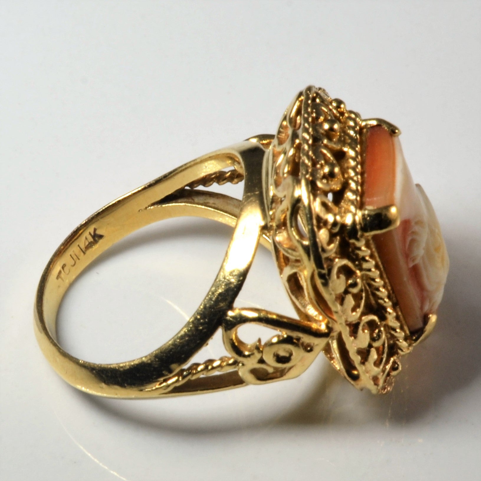 Filigree Edge Cameo Ring | SZ 8 |