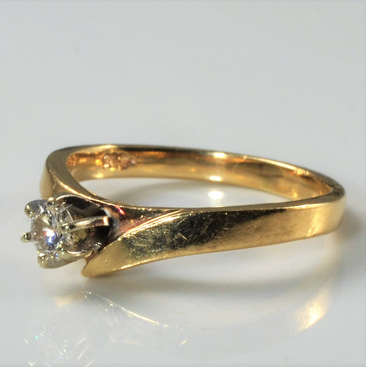 Chevron Solitaire Diamond Ring | 0.12ct | SZ 5 |
