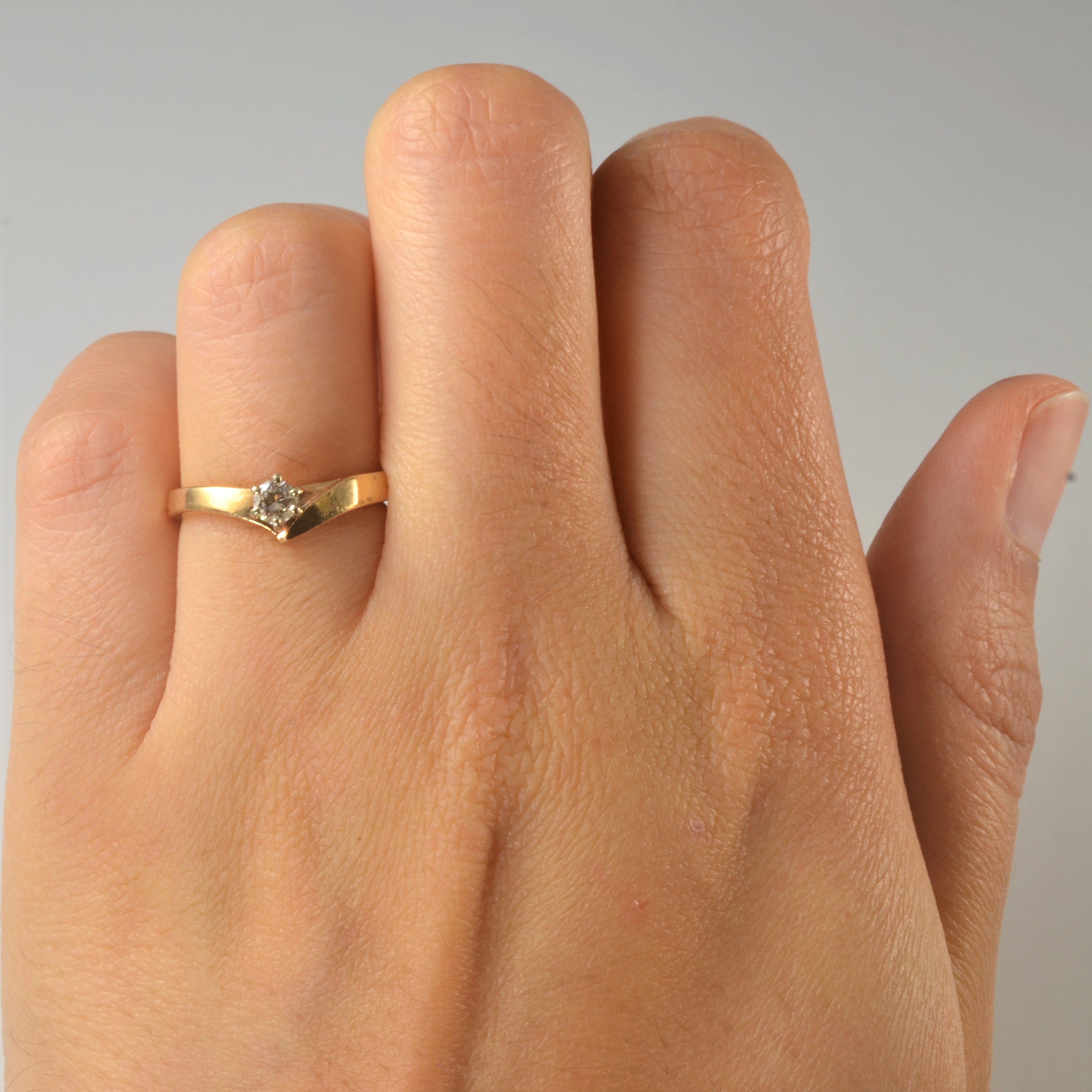 Chevron Solitaire Diamond Ring | 0.12ct | SZ 5 |